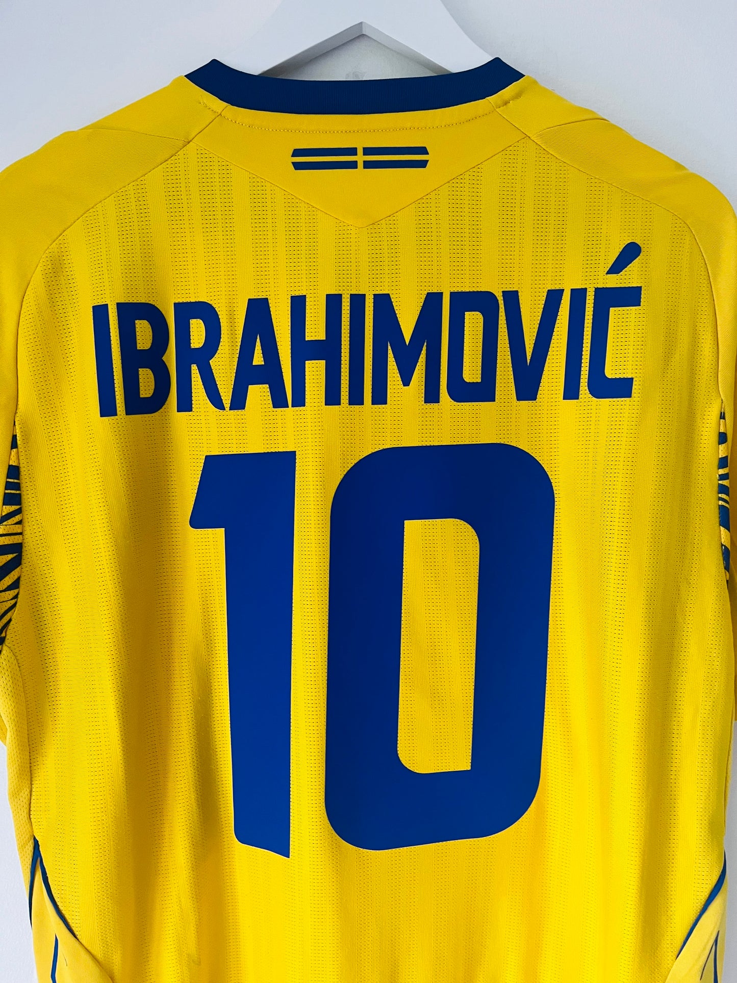 Sweden home football shirt
Euro 2008 Zlatan Large