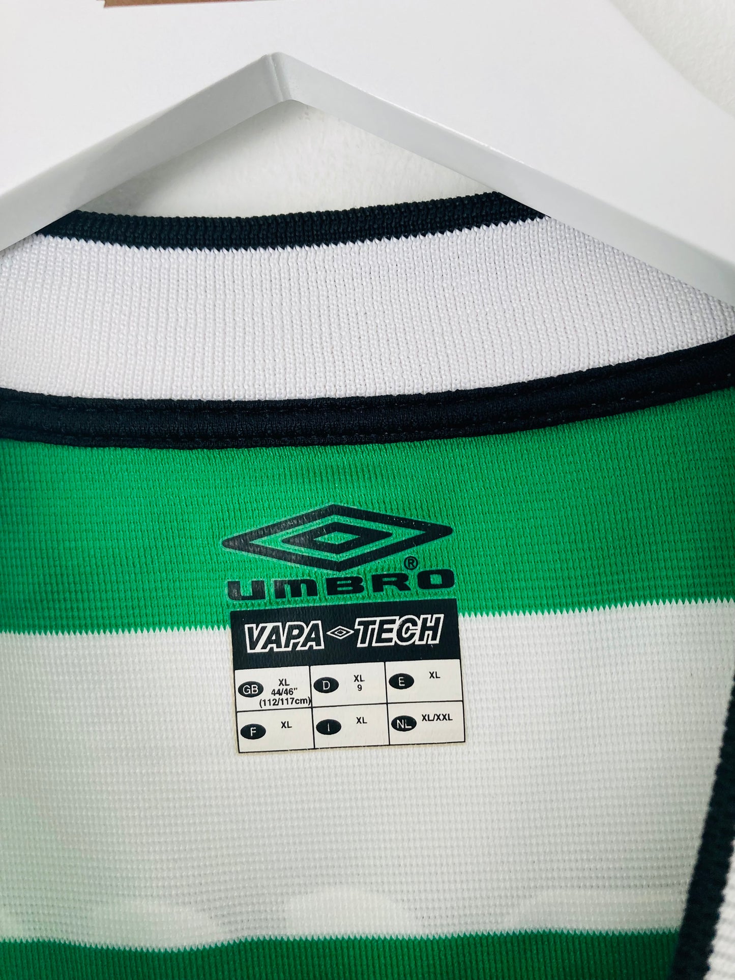 Glasgow Celtic home football shirt
2001/03 Larsson XL