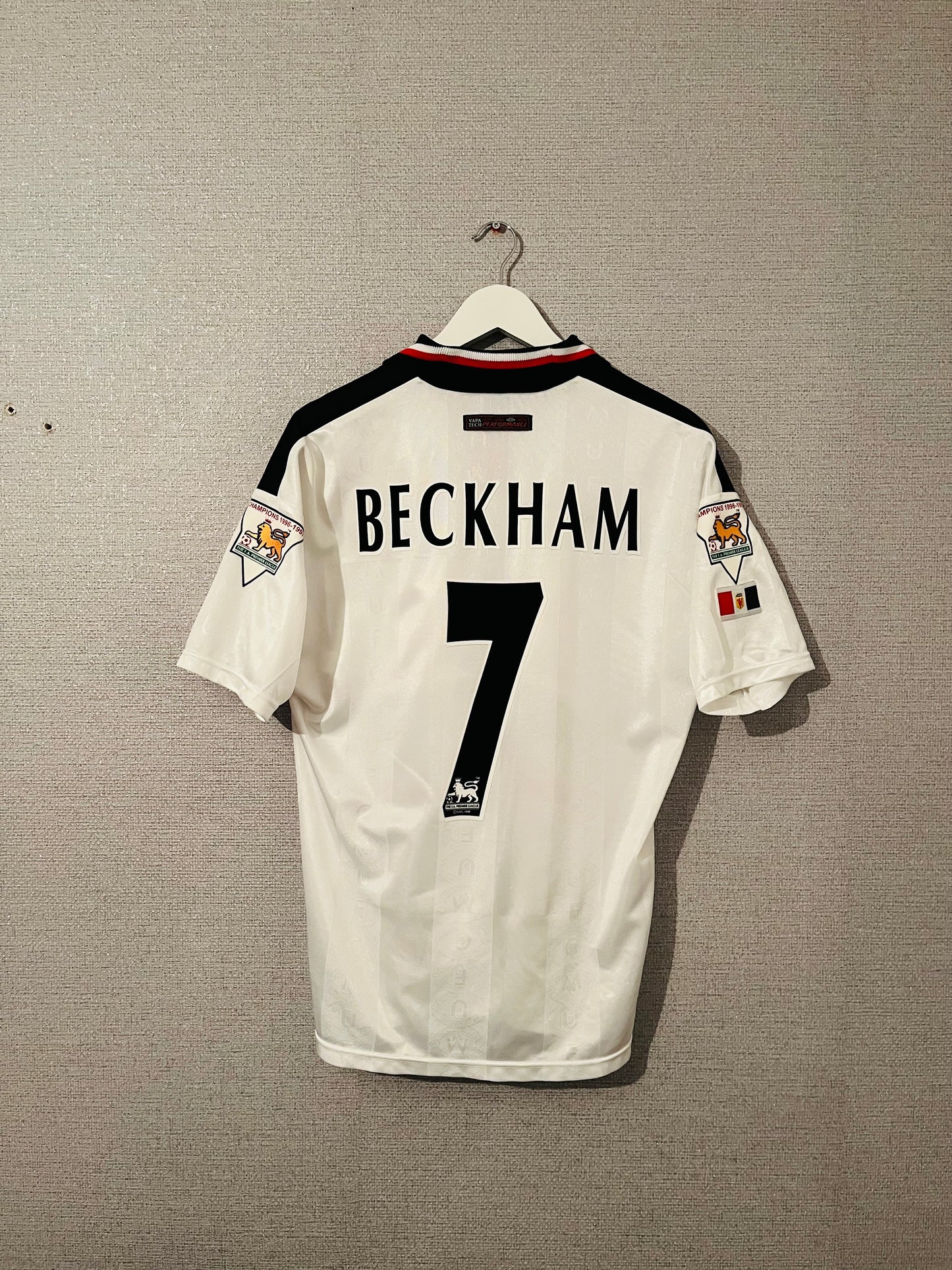 Manchester United away football shirt 1997/98 Beckham