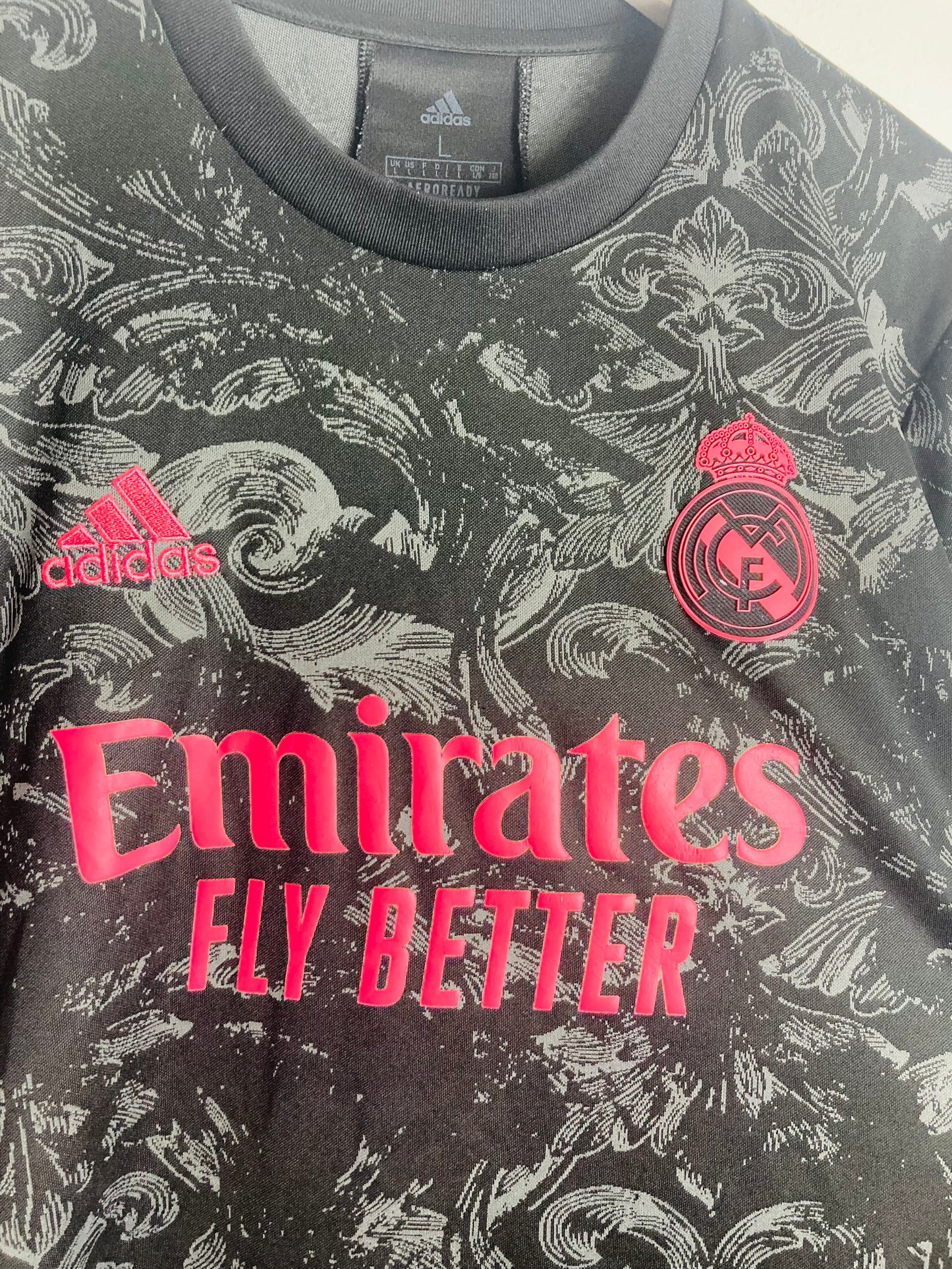 Real Madrid third football shirt 2020/21 Valverde Large