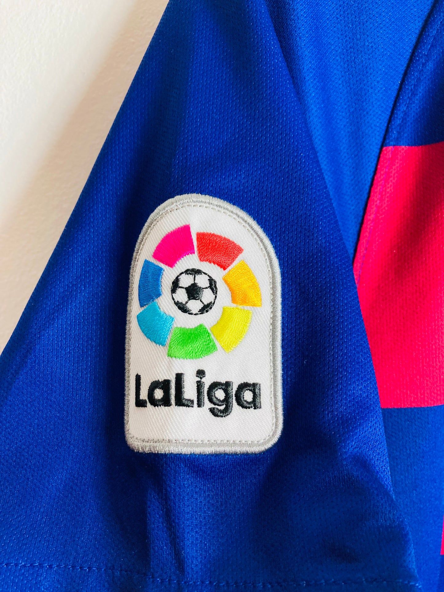 Barcelona home football shirt 2019/20 Messi medium