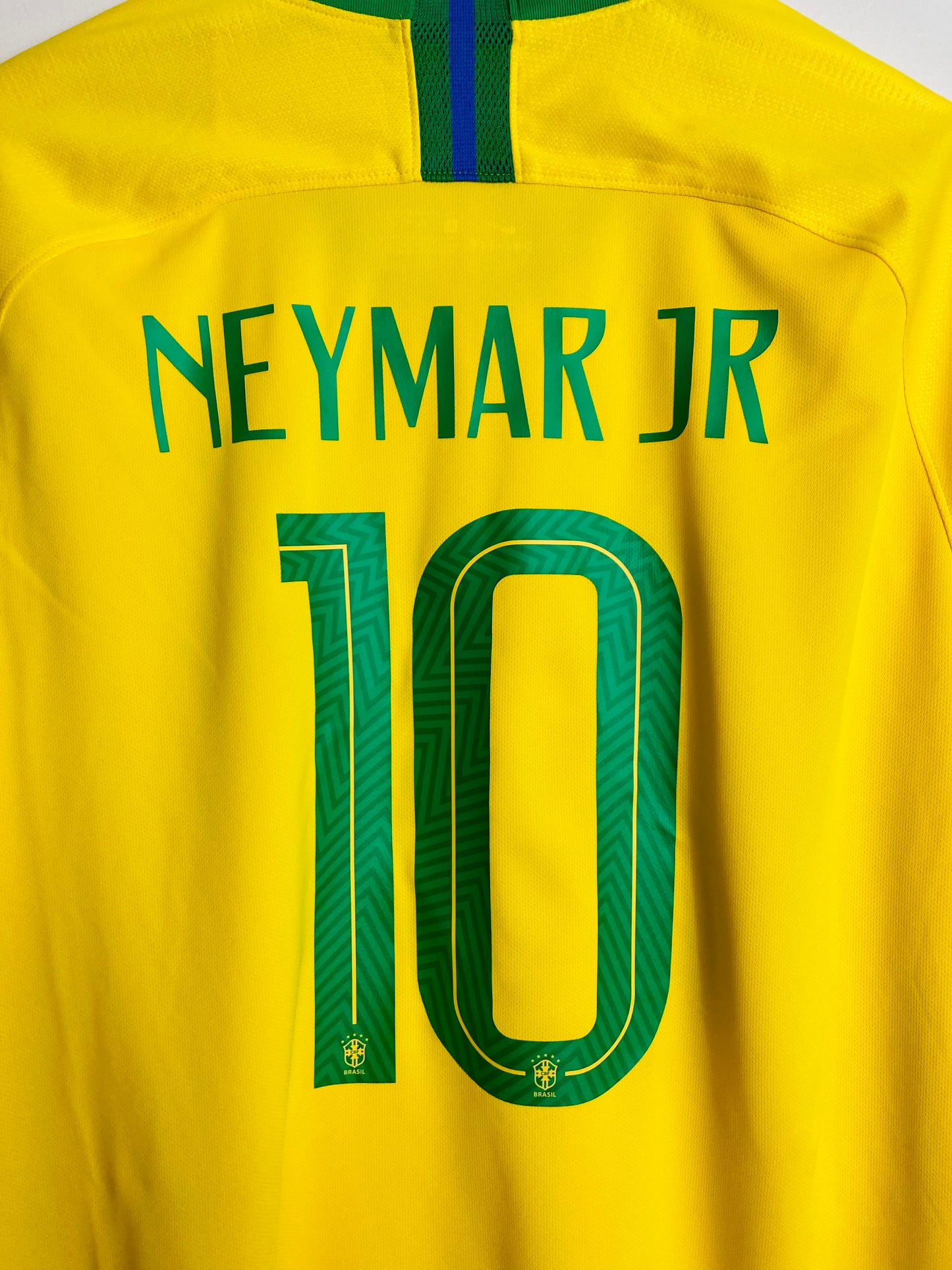 Brazil home football shirt W/C 2018 Neymar Jr XL
