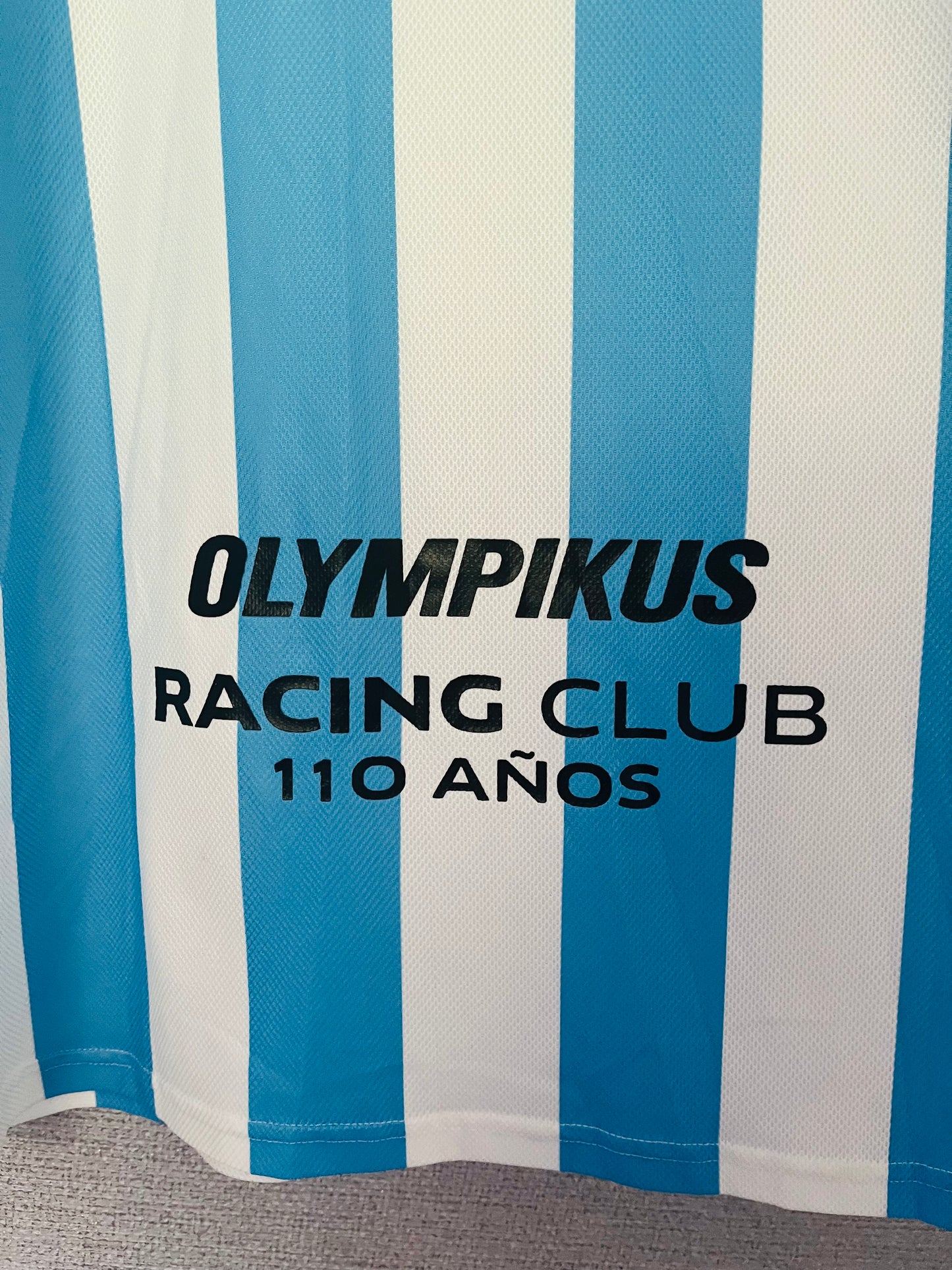 Racing Club home football shirt
2013/14 BNWTs Medium
