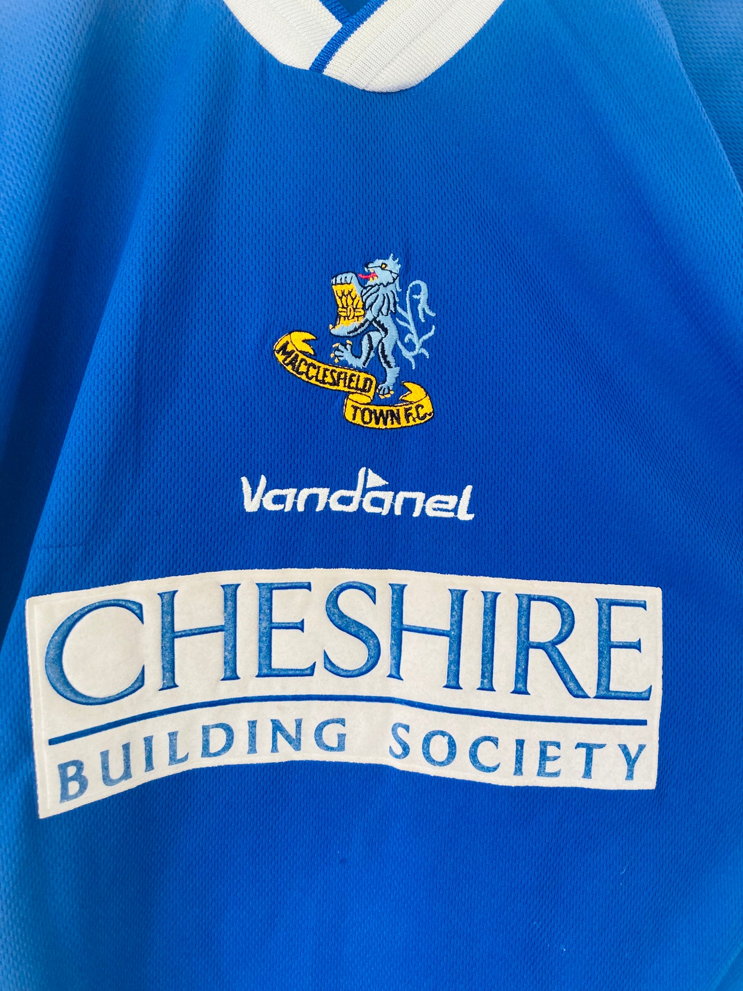 Macclesfield Town home football shirt
2003/04 XL