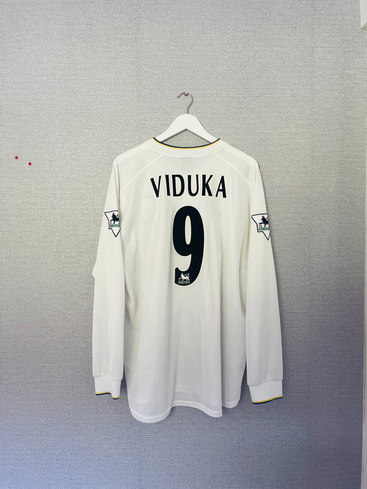 Leeds United home football shirt 2000/02 L/S Viduka XL