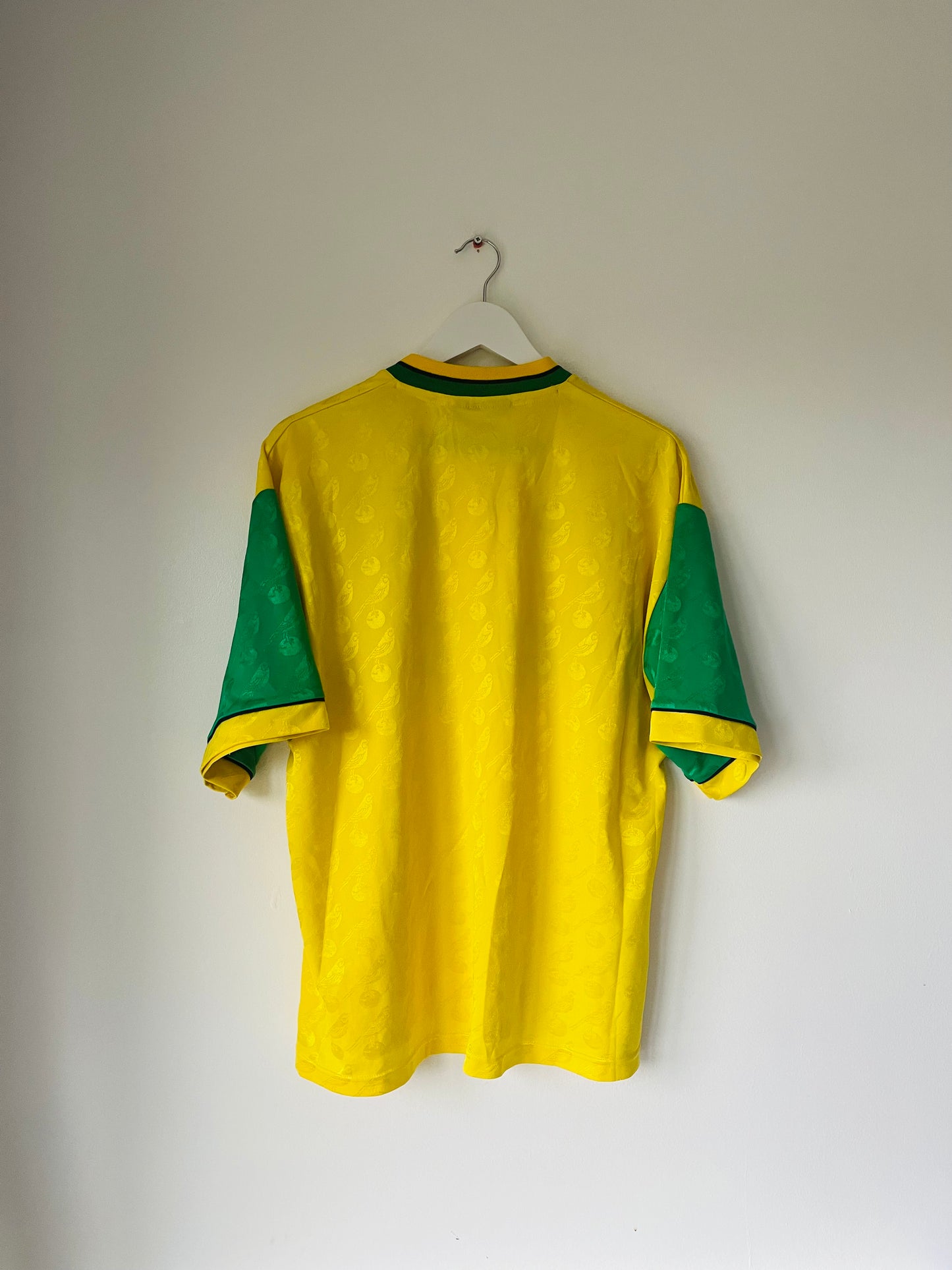Norwich City home football shirt
1996/97 Large