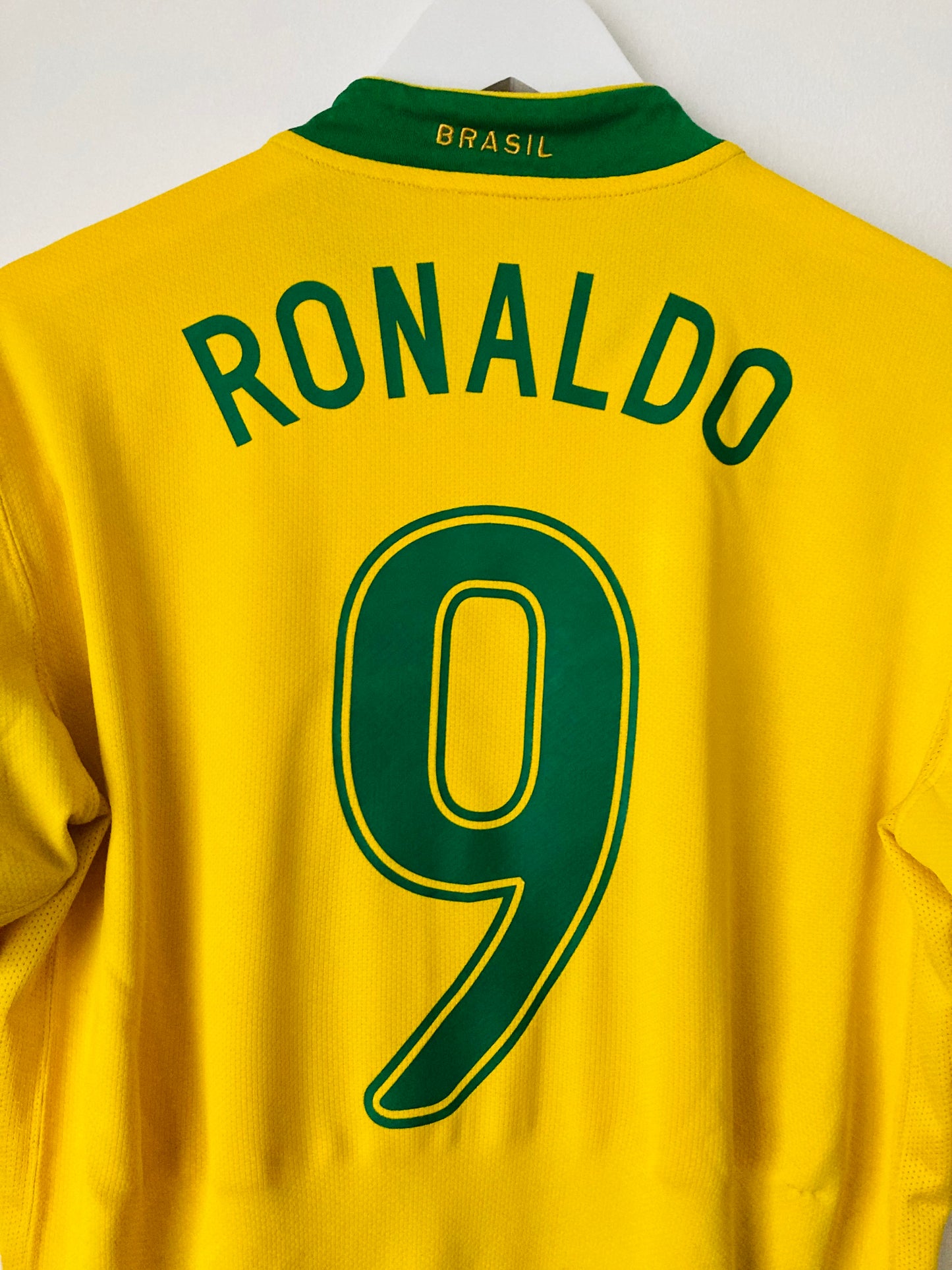 Brazil home football shirt W/C 2006 R9 medium