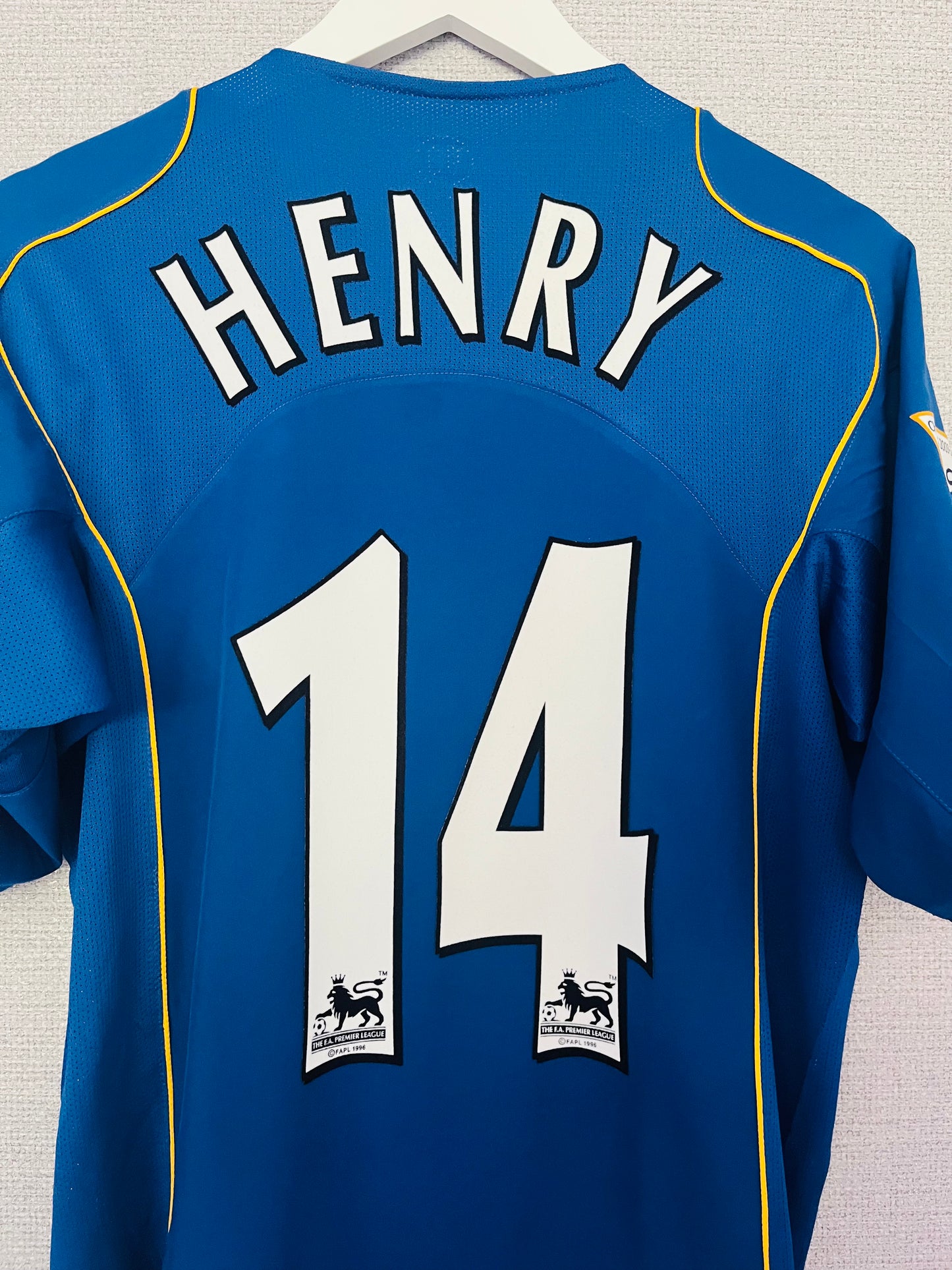 Arsenal Away Football Shirt 2004/05 Henry Medium