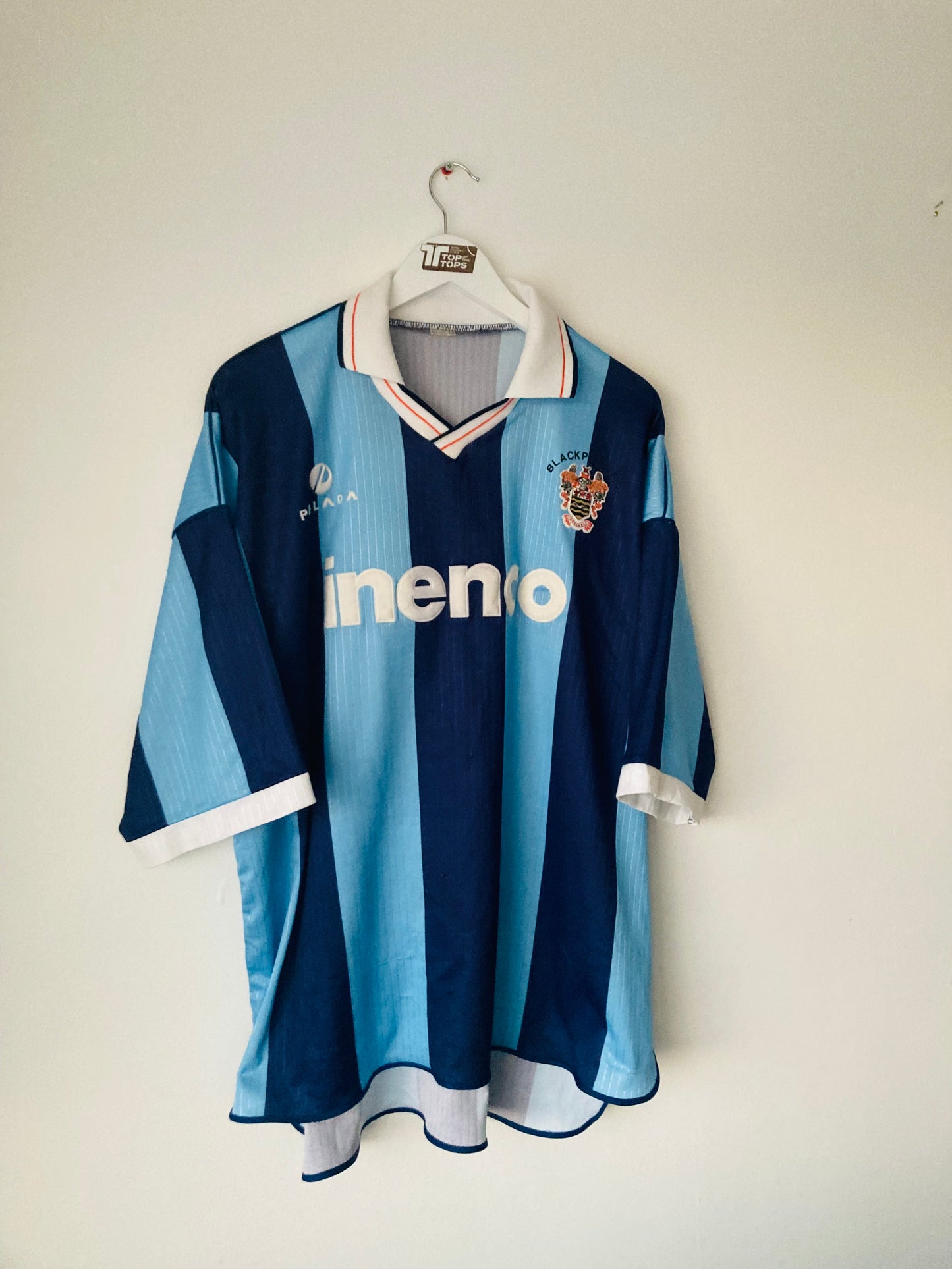 Blackpool away football shirt
1993/94 XXL