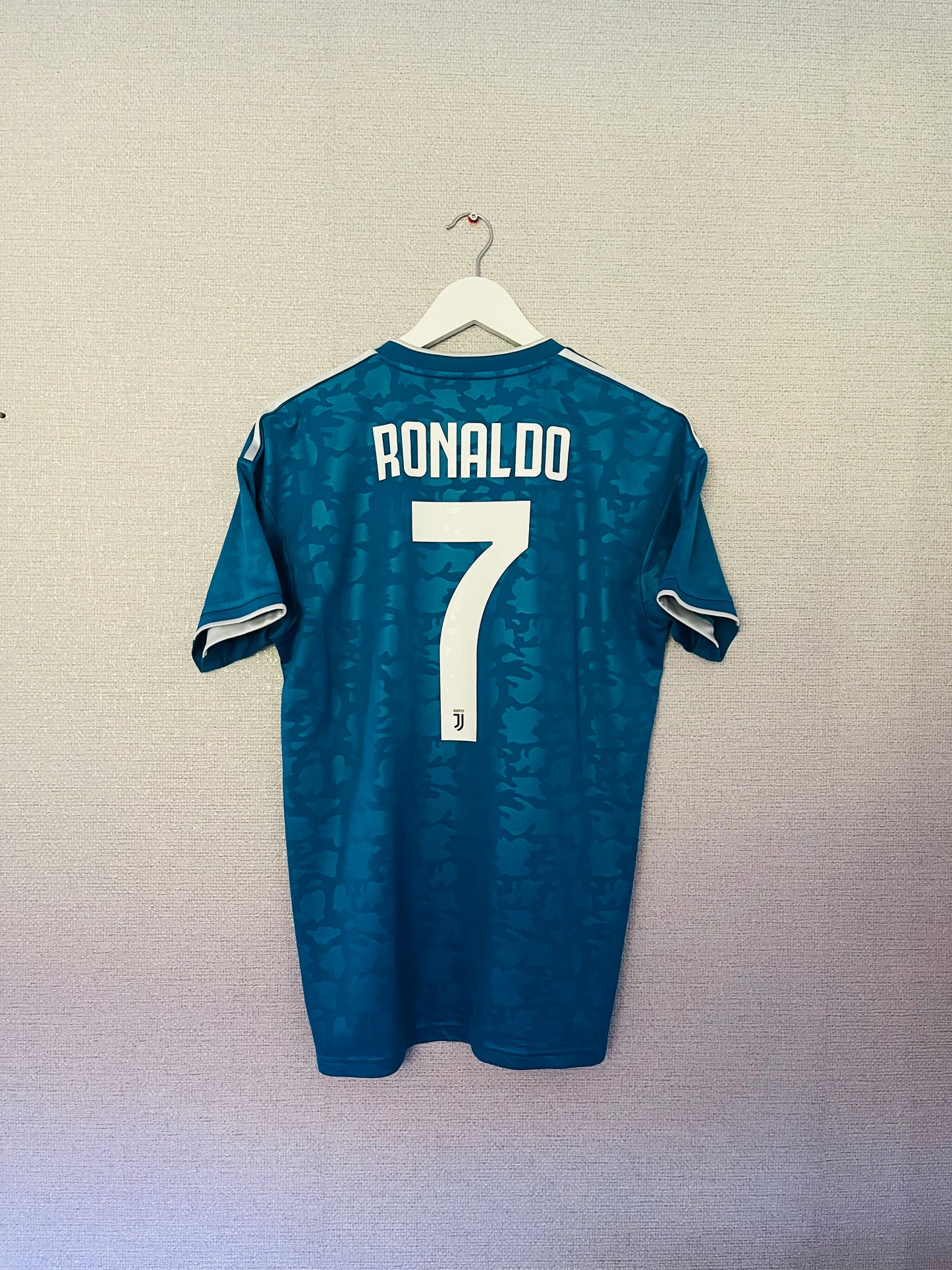 Juventus third football shirt 2019/20 CR7 Medium