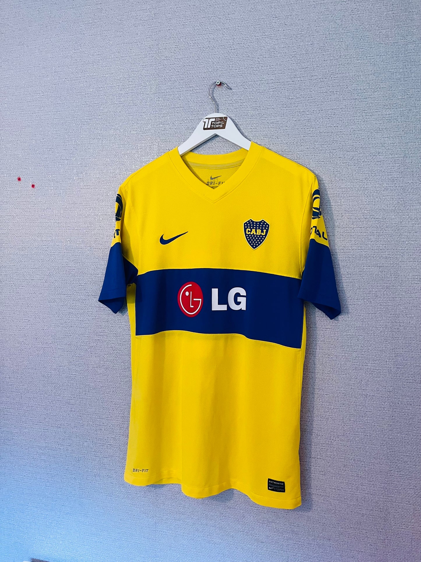 Boca Juniors away football shirt
2011/12 Roman Riquelme Medium
