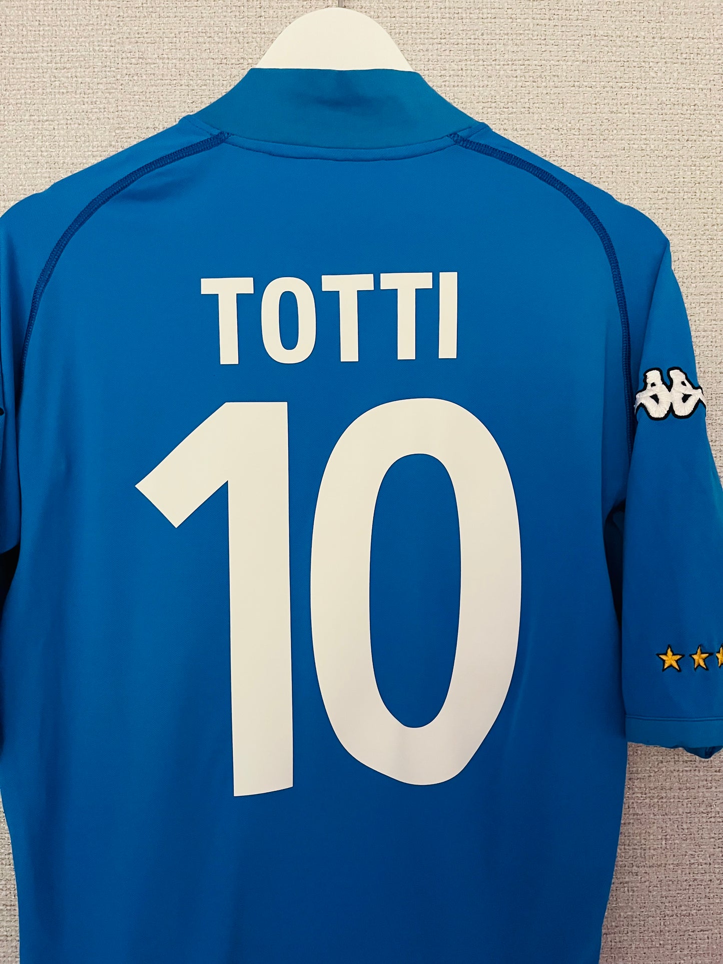 Italy home football shirt W/C 2002 Totti Large