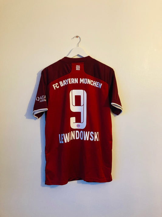 Bayern Munich home football shirt 2021/22 Lewandowski Large