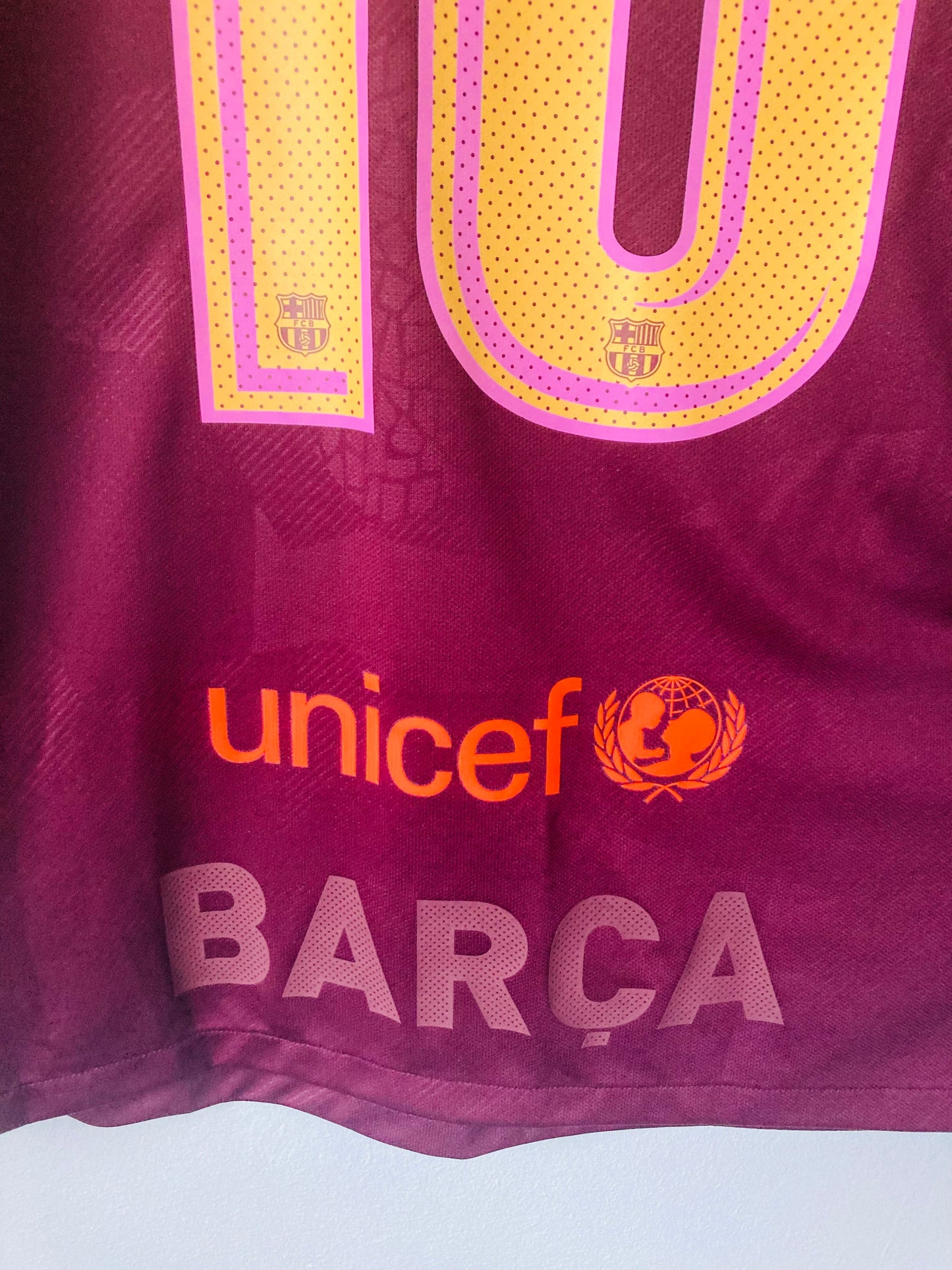 Barcelona third football shirt
2017/18 Messi XXL