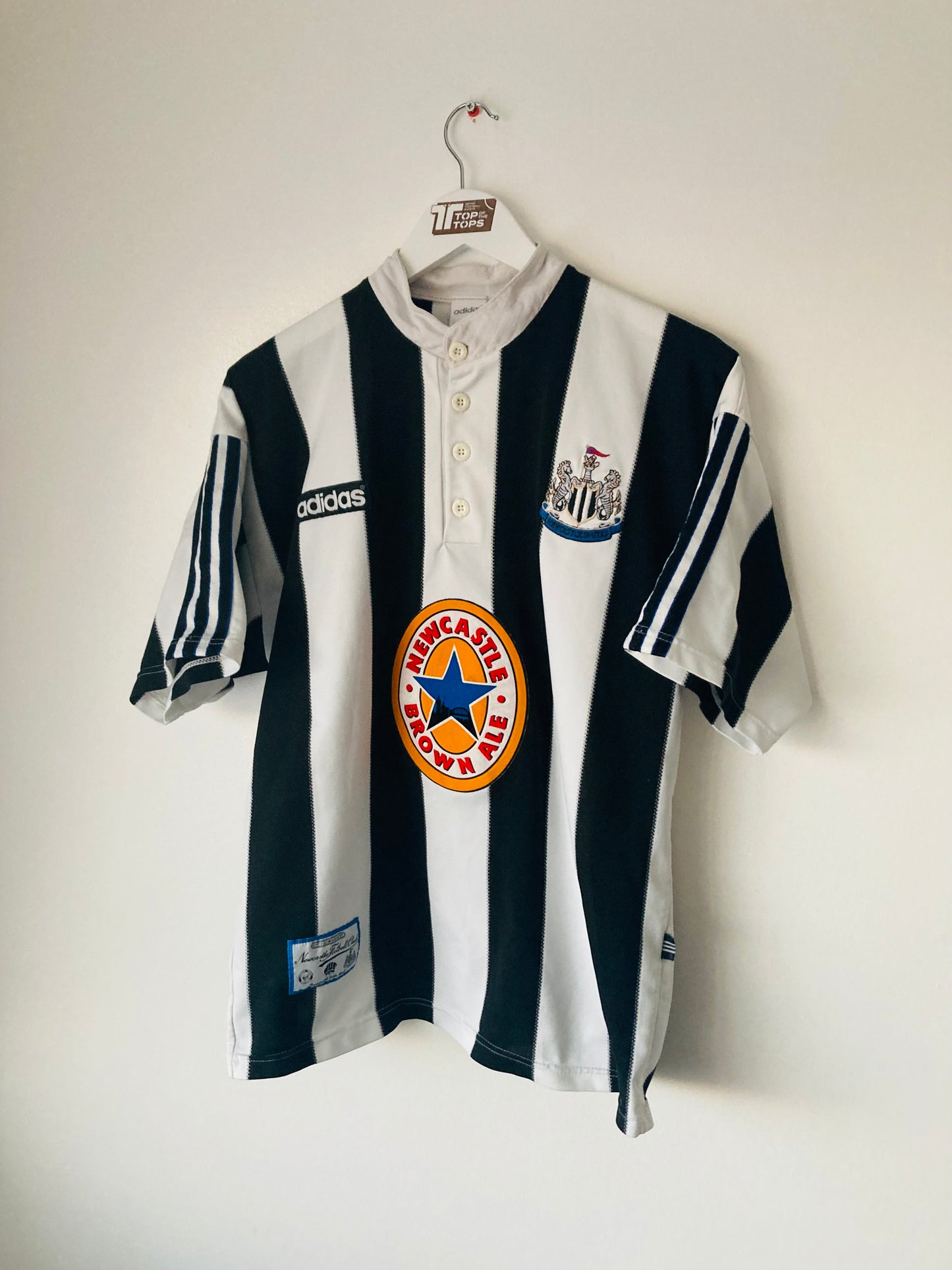 Newcastle United home football shirt 1995/97 Asprilla Medium
