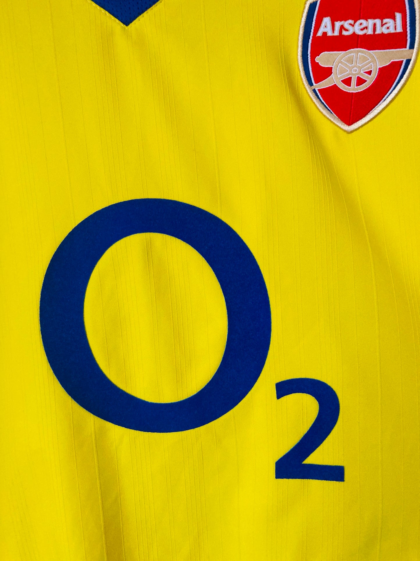 Arsenal away football shirt
2003/04 Bergkamp XXL
