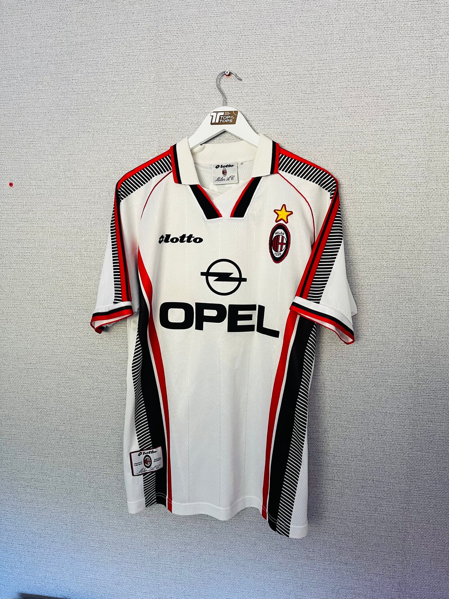 AC Milan away football shirt
1997/98 Weah Large