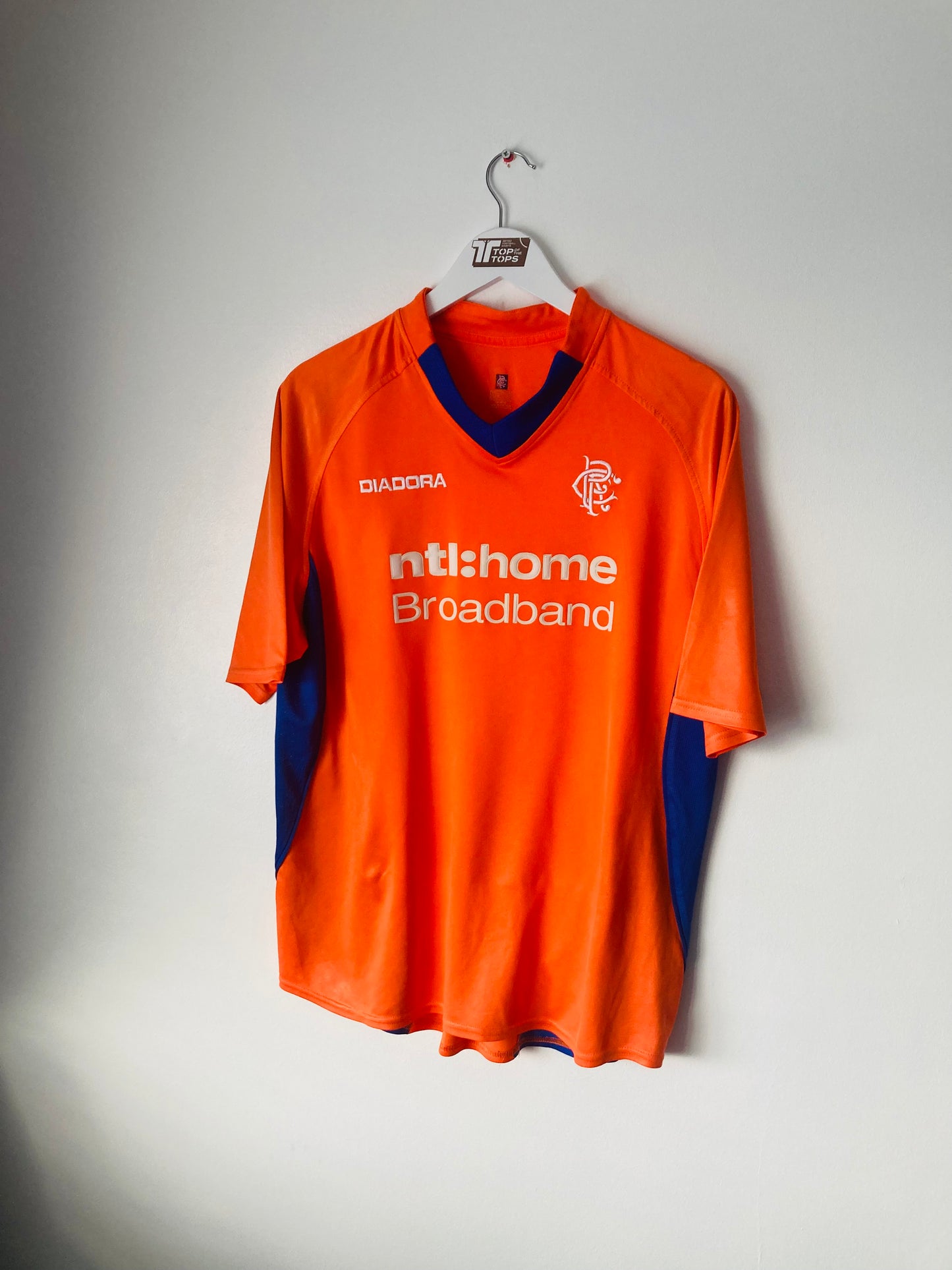 Glasgow Rangers away football shirt
2002/03 Amoruso large