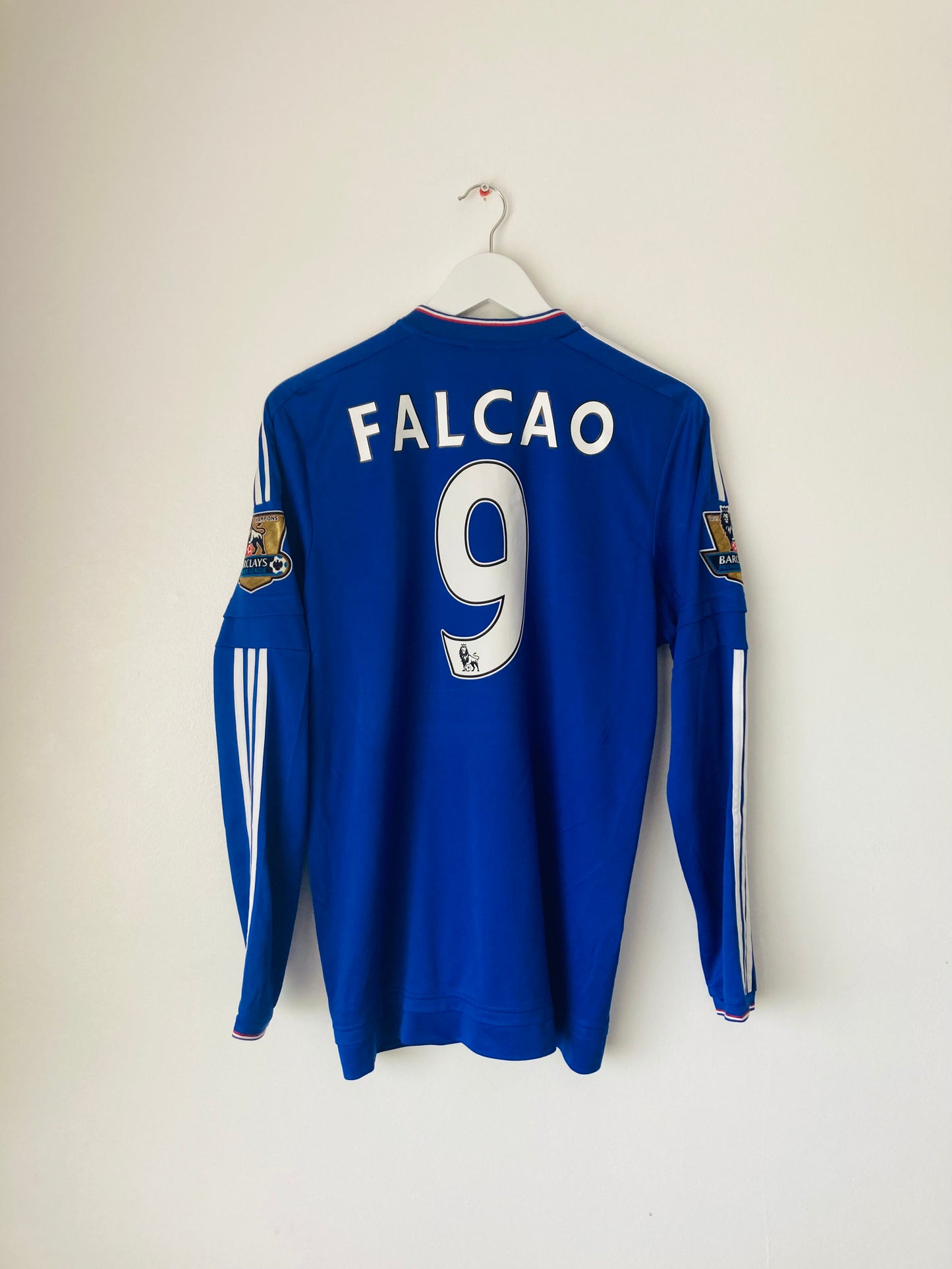 Chelsea home football shirt
2015/16 Falcao Large