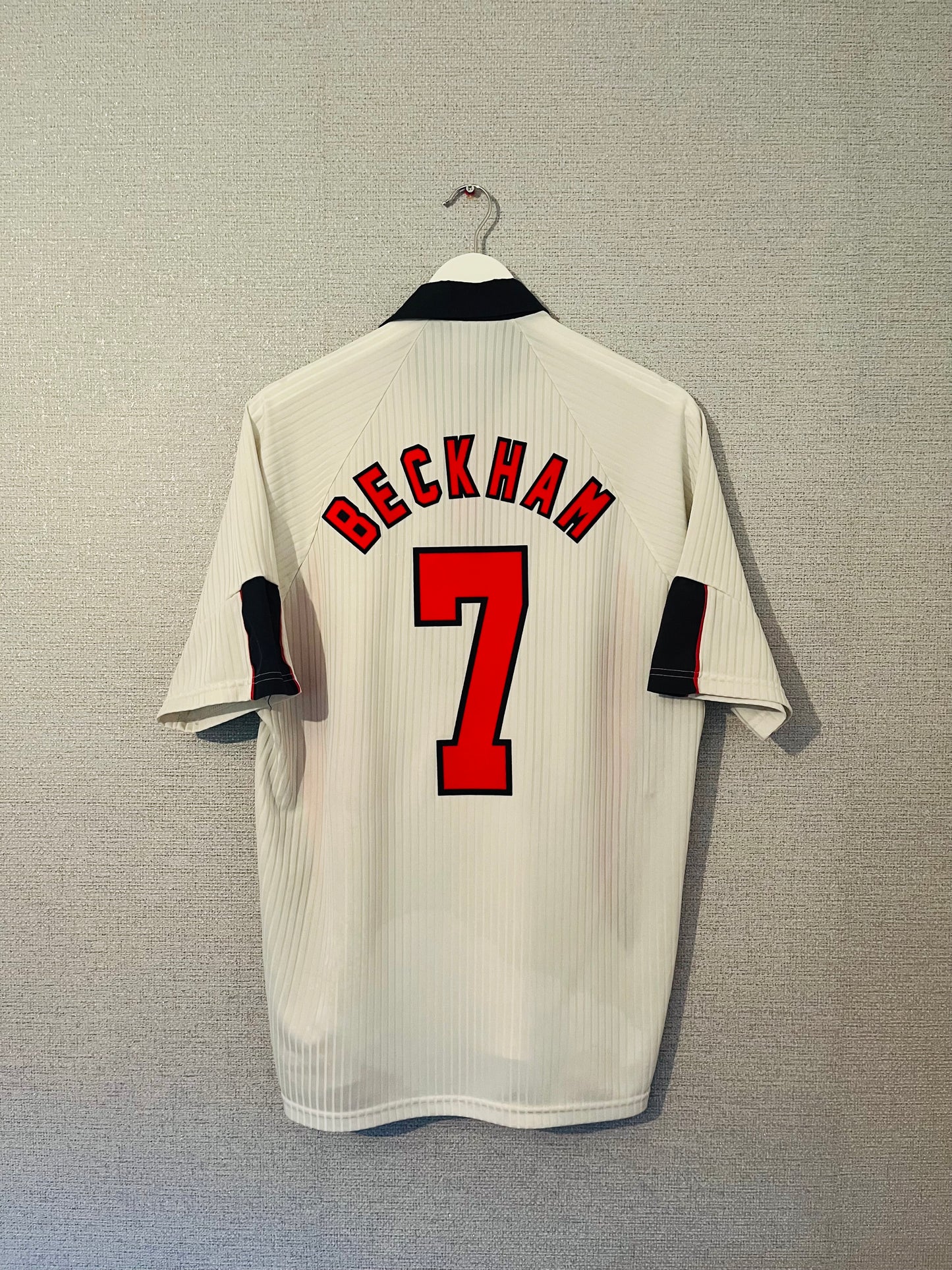 England home football shirt
W/C 1998 Beckham Large
