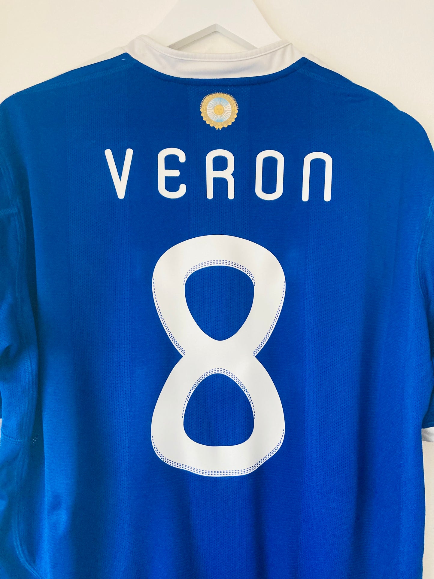 Argentina away football shirt W/C2010 Veron Large
