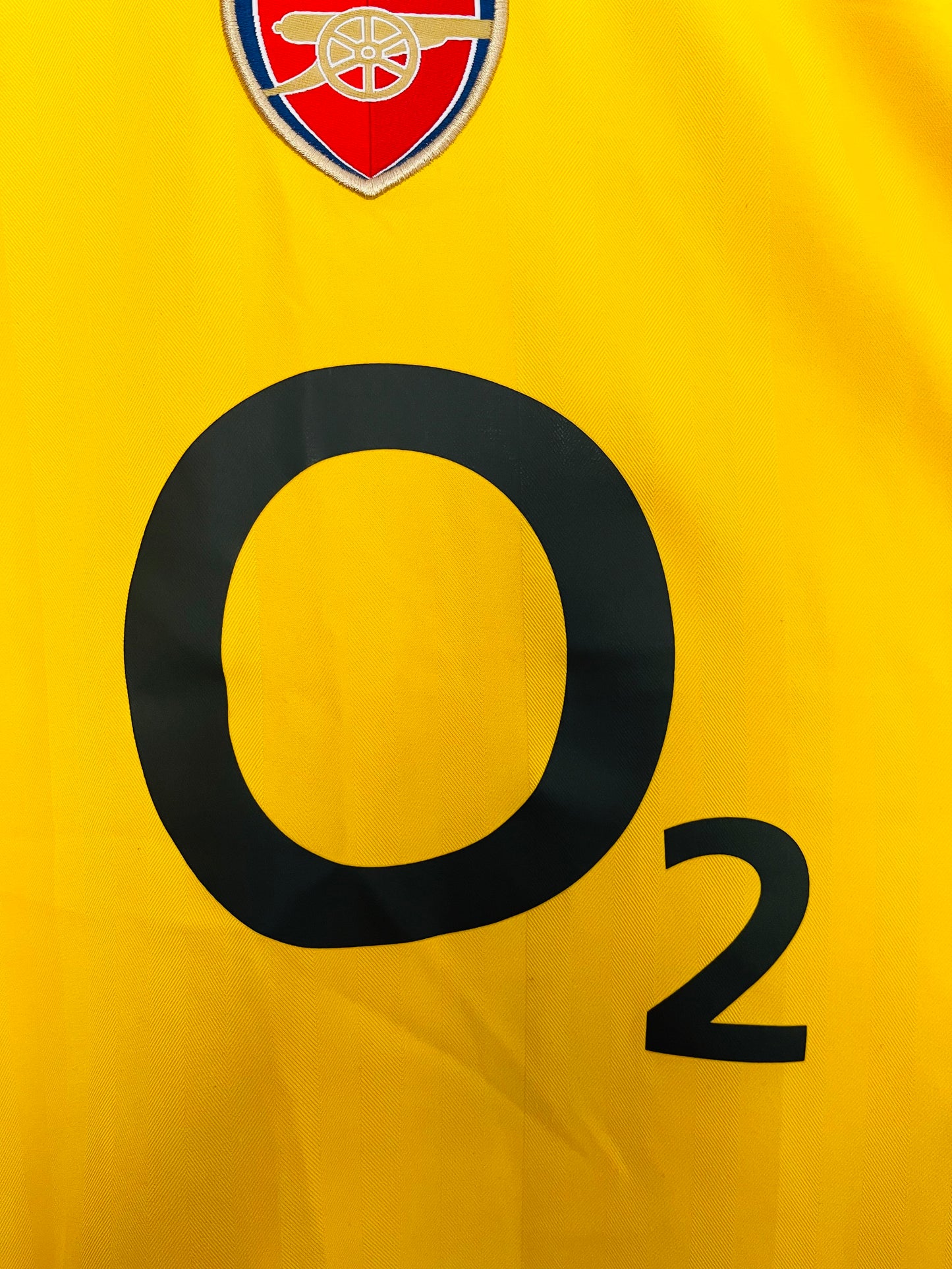 Arsenal away football shirt
2005/06 Henry Medium