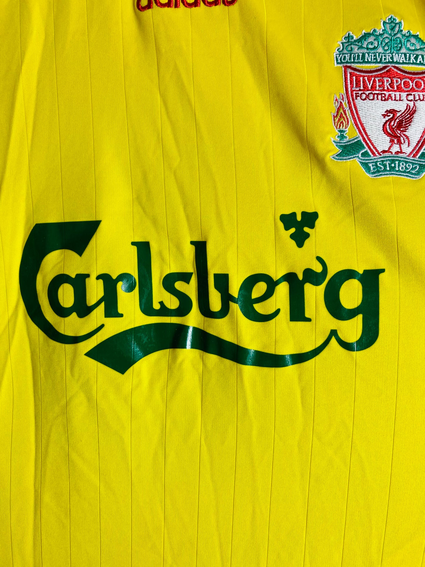 Liverpool away football shirt
2006/07 Gerrard Medium
