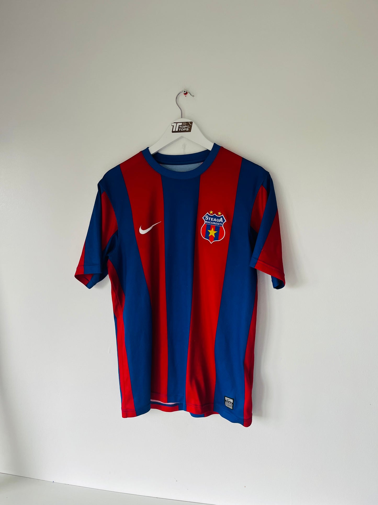 Steaua Bucharest (Bucuresti) home football shirt
2009/10 Medium
