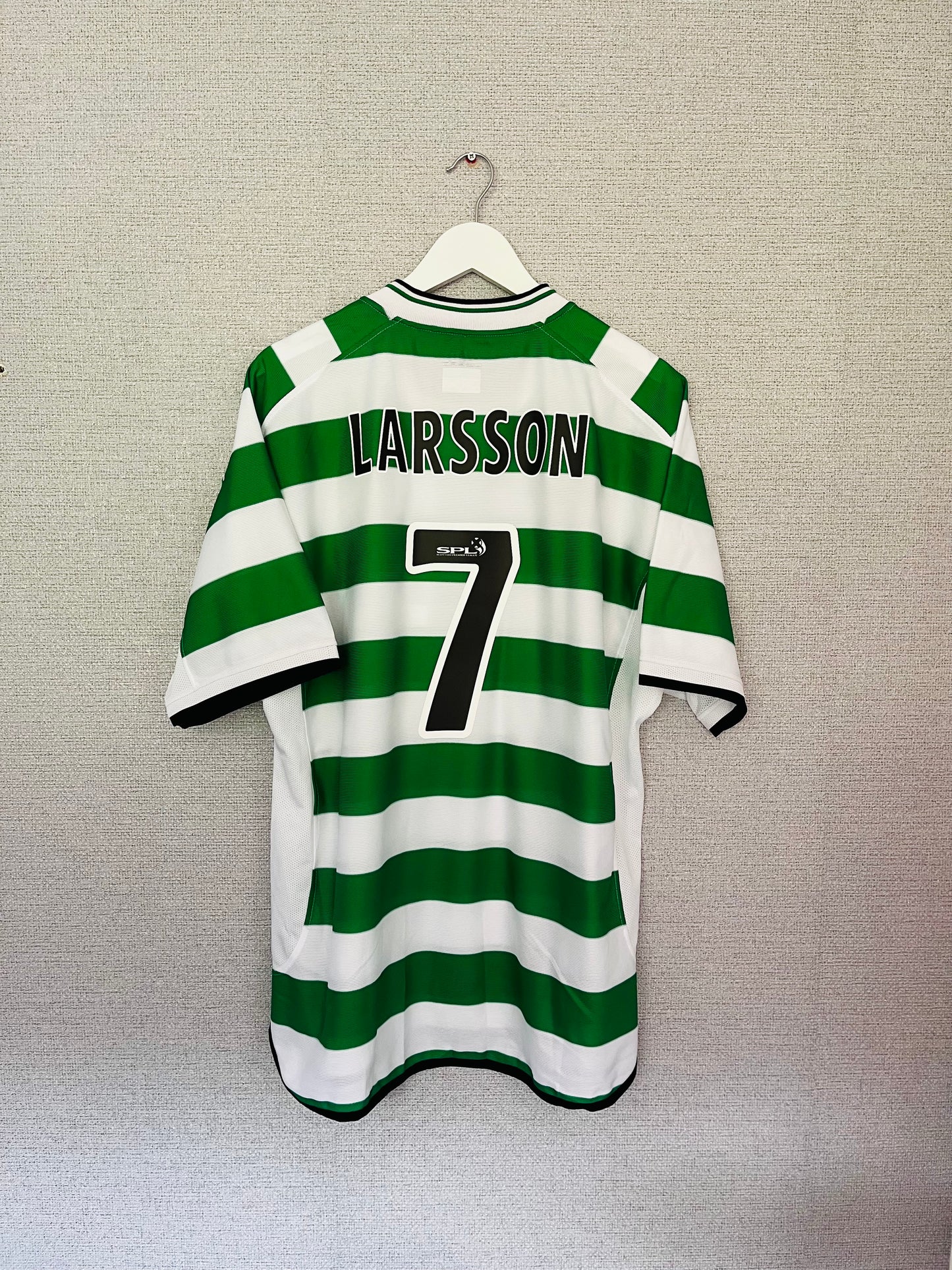 Glasgow Celtic home football shirt
2001/03 Larsson XL
