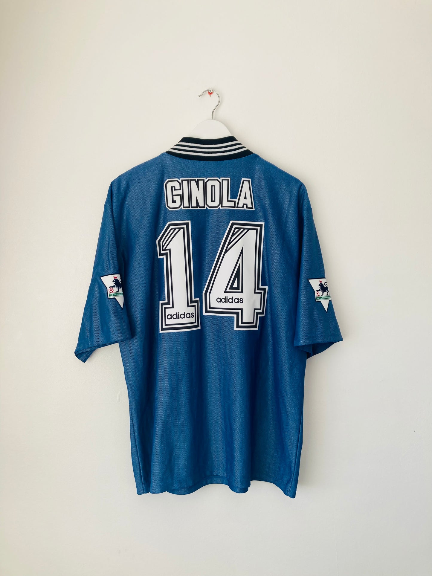 Newcastle United away football shirt
1996/97 Ginola XL
