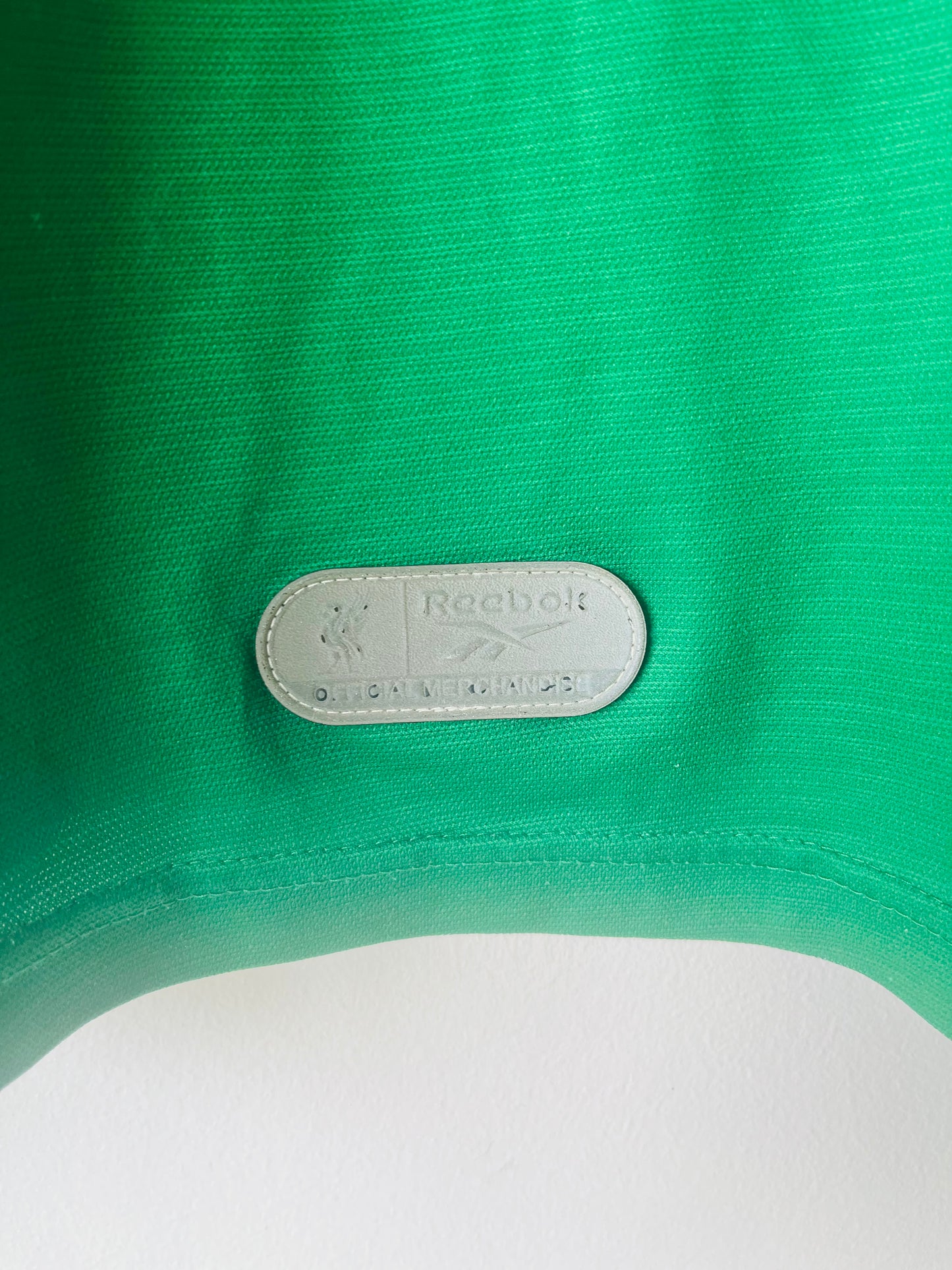 Liverpool away football shirt
1999/2000 Small
