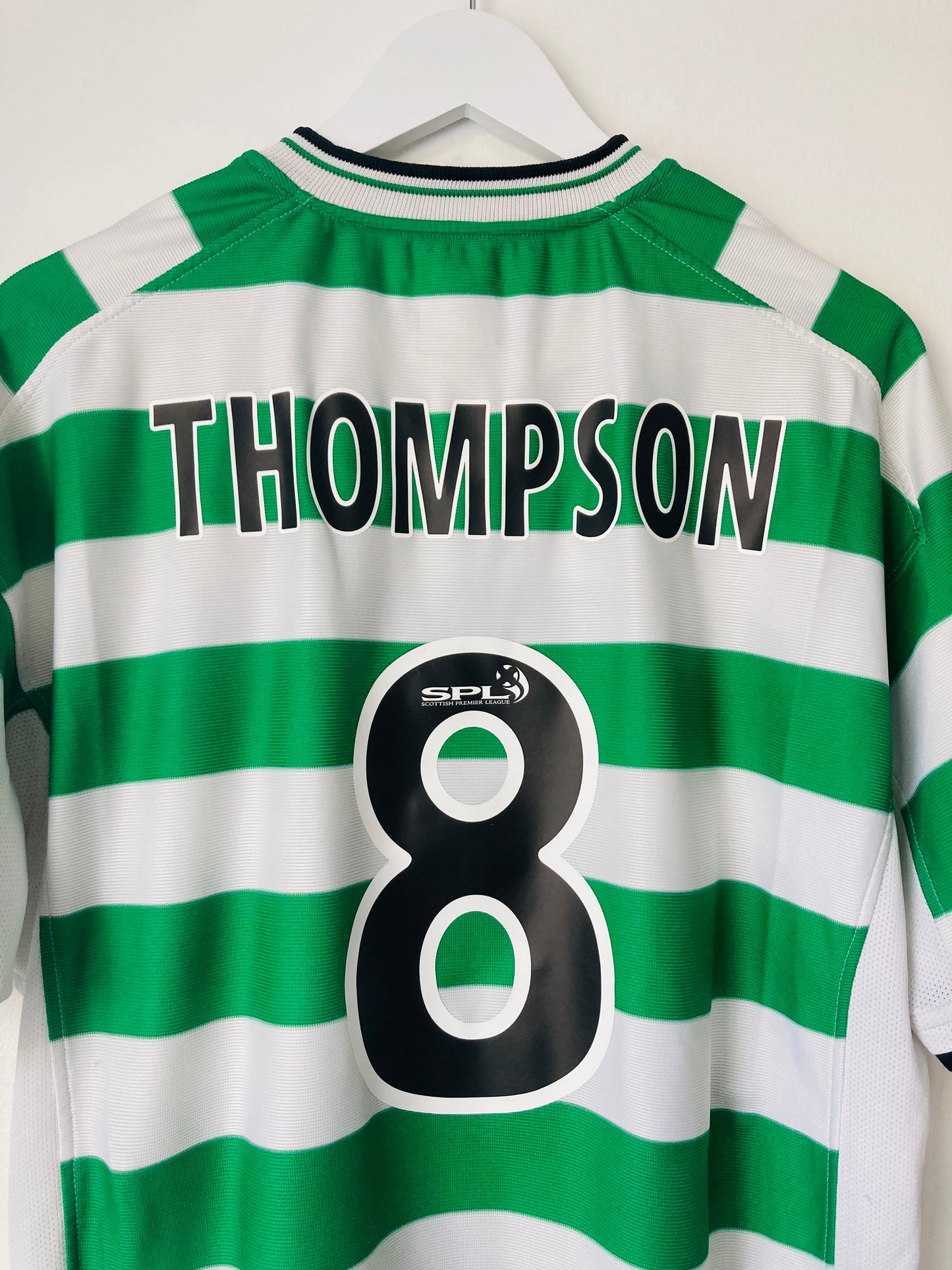 Glasgow Celtic home football shirt
2001/03 Thompson XL