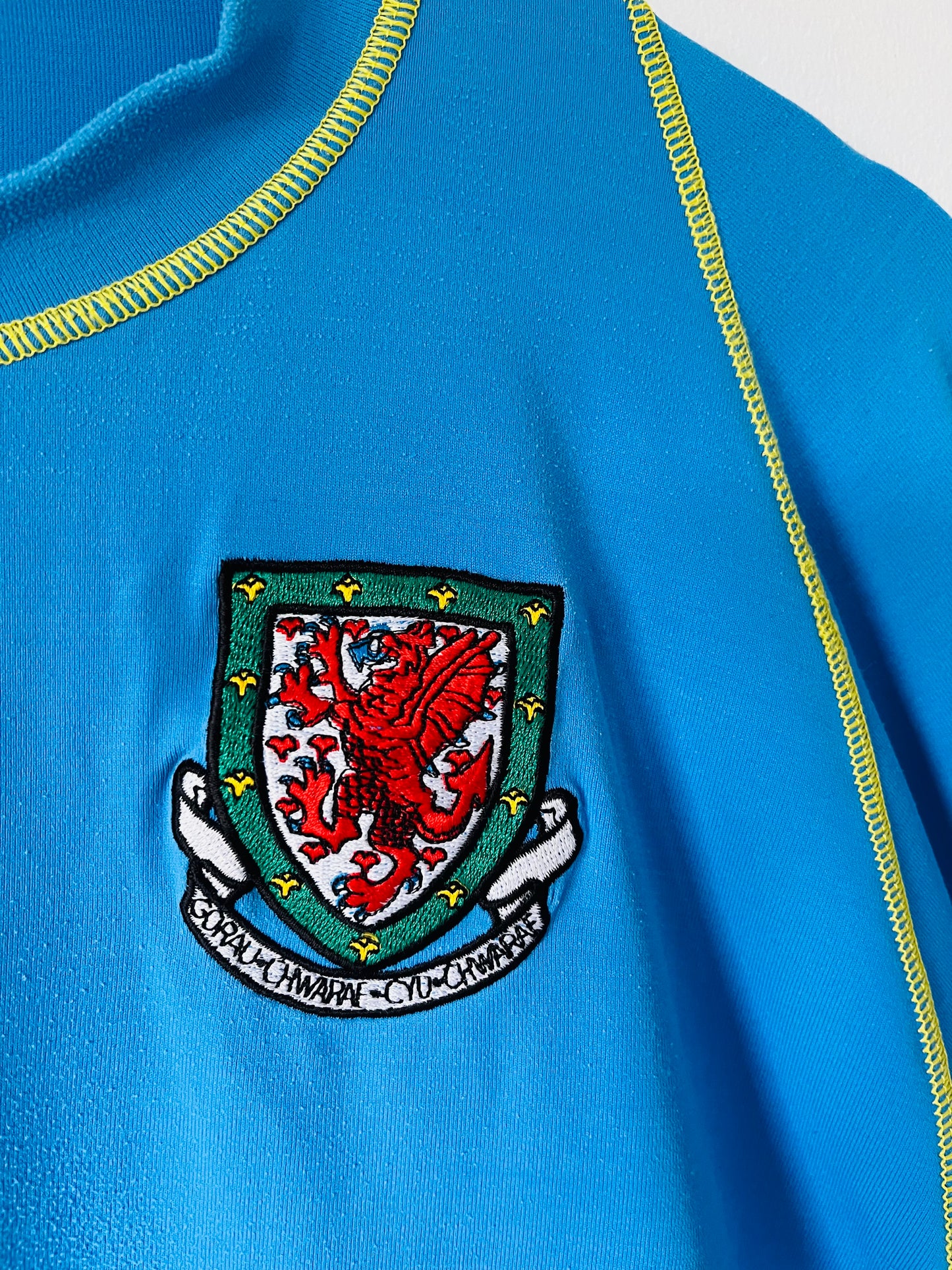 Wales away football shirt 2003/04 Large