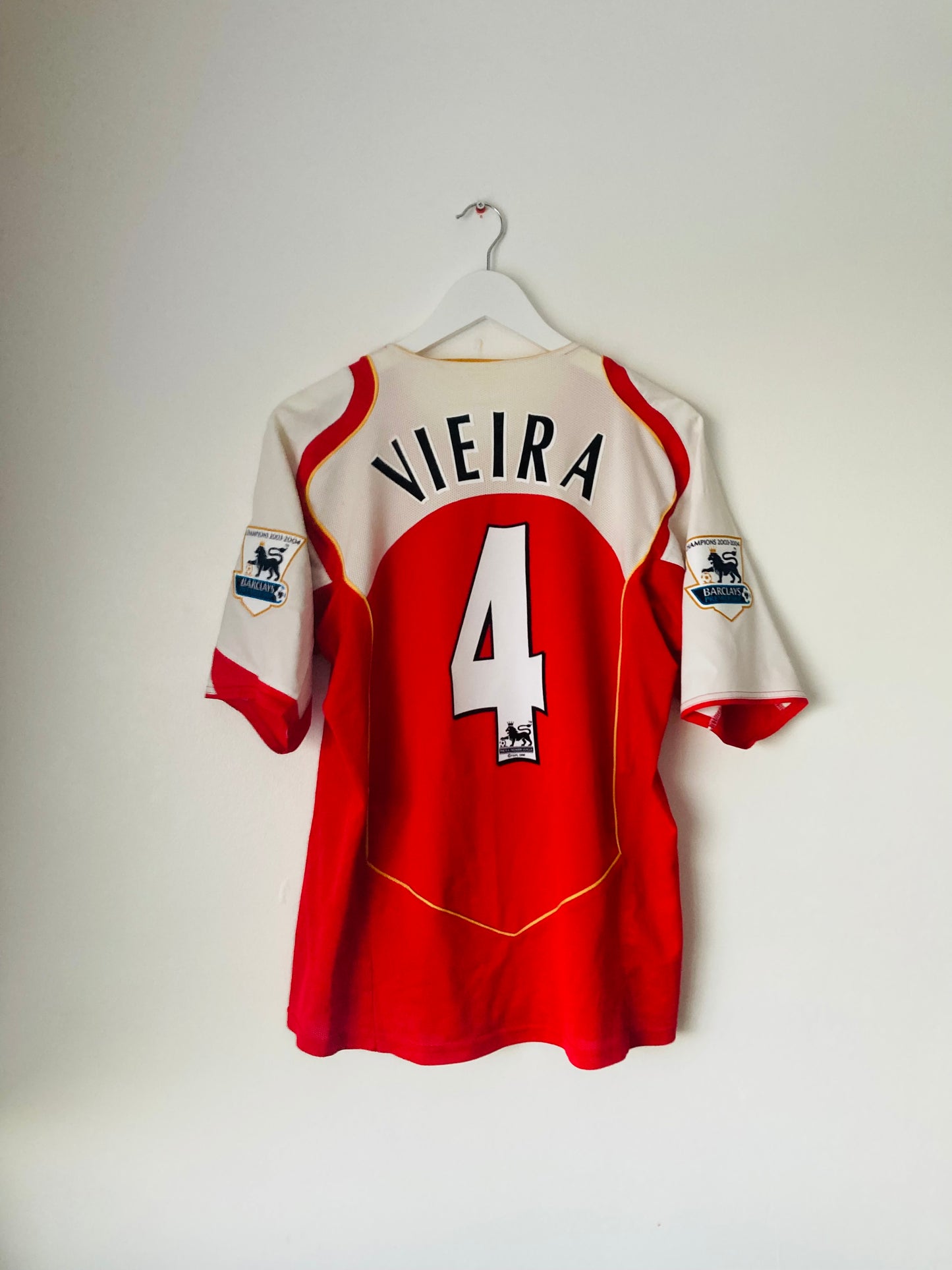 Arsenal home football shirt
2004/05 Vieira Medium