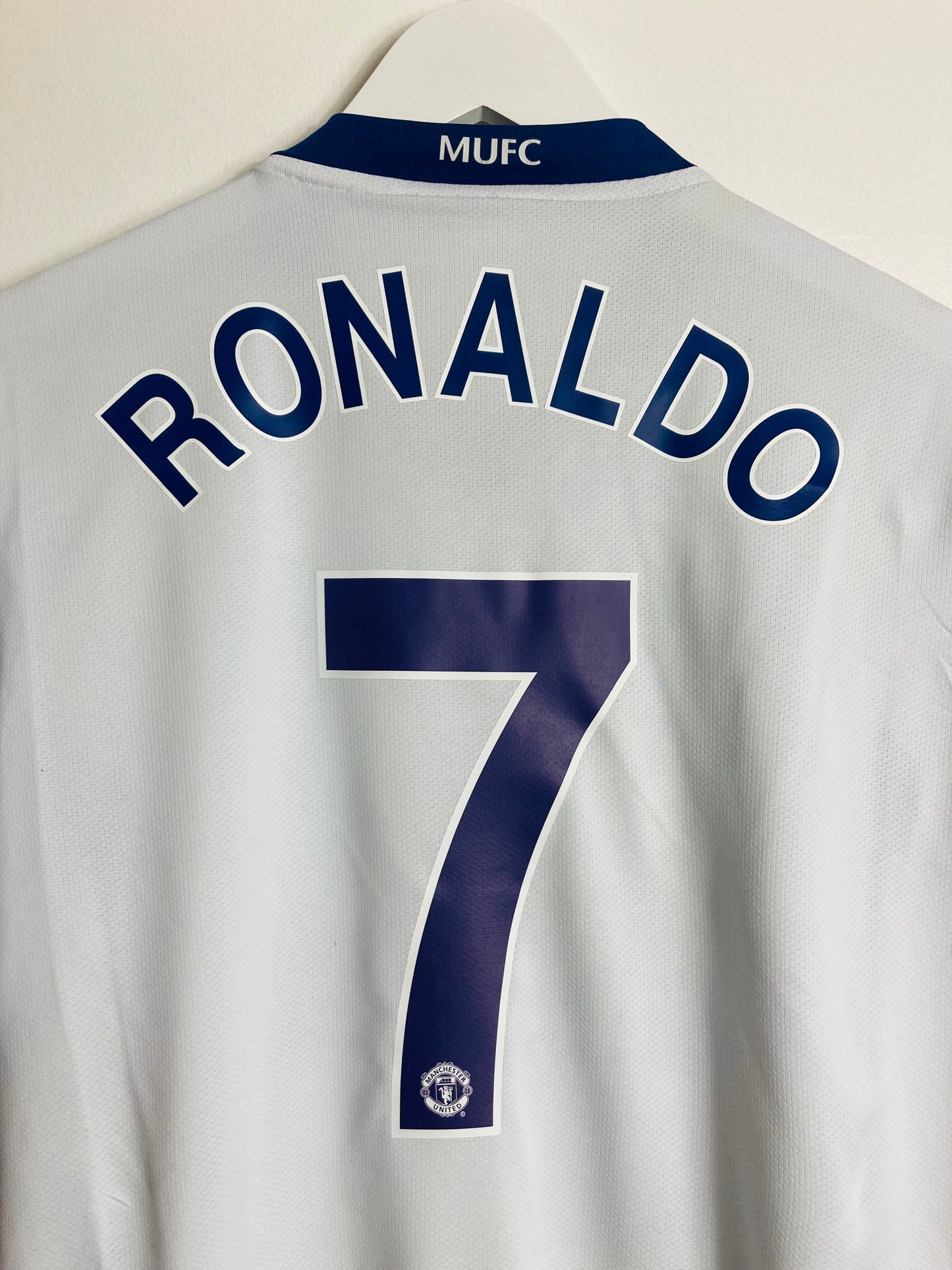 Manchester United away football shirt 2008/09 CR7 medium