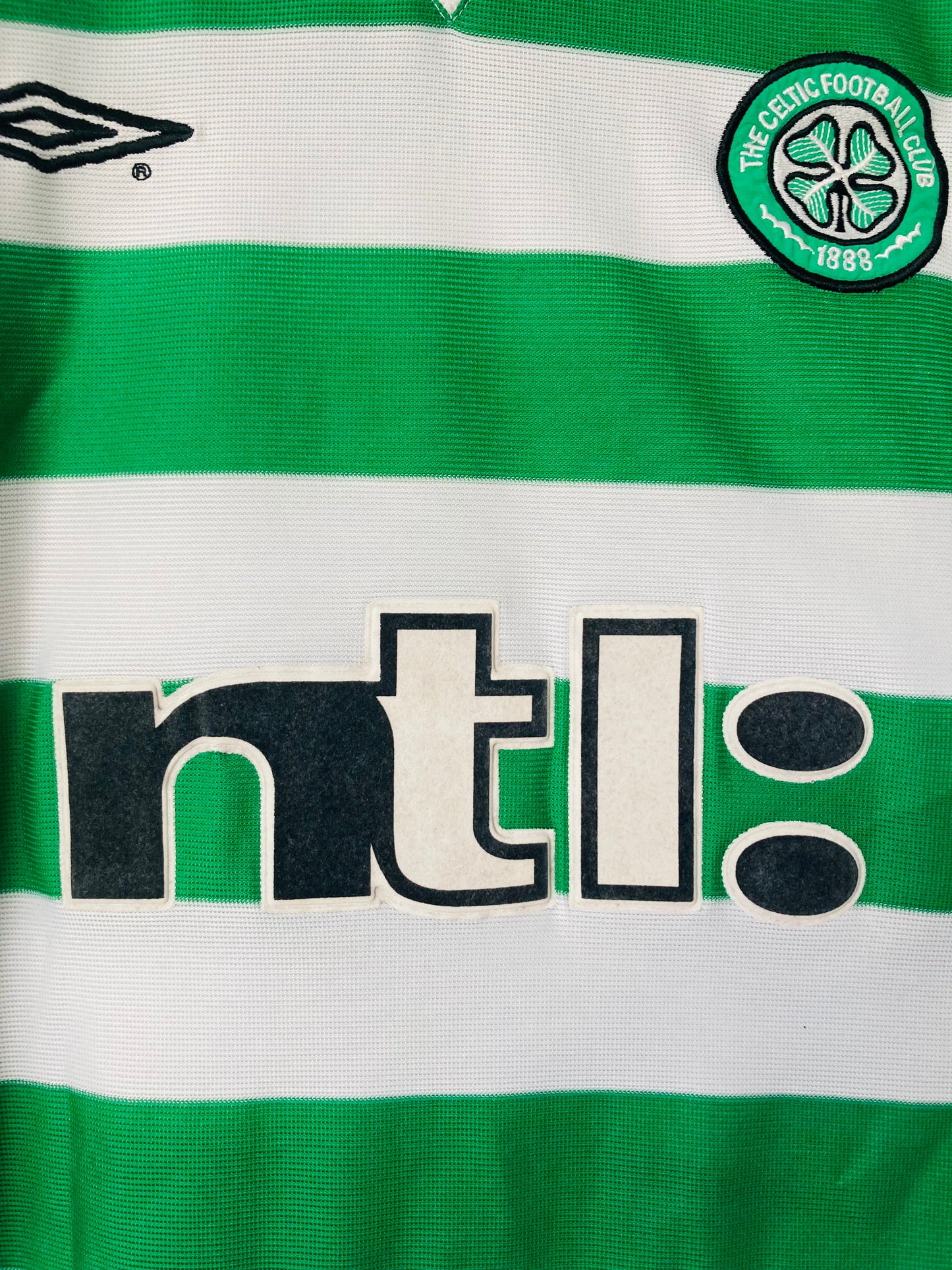 Glasgow Celtic home football shirt
2001/03 Thompson XL