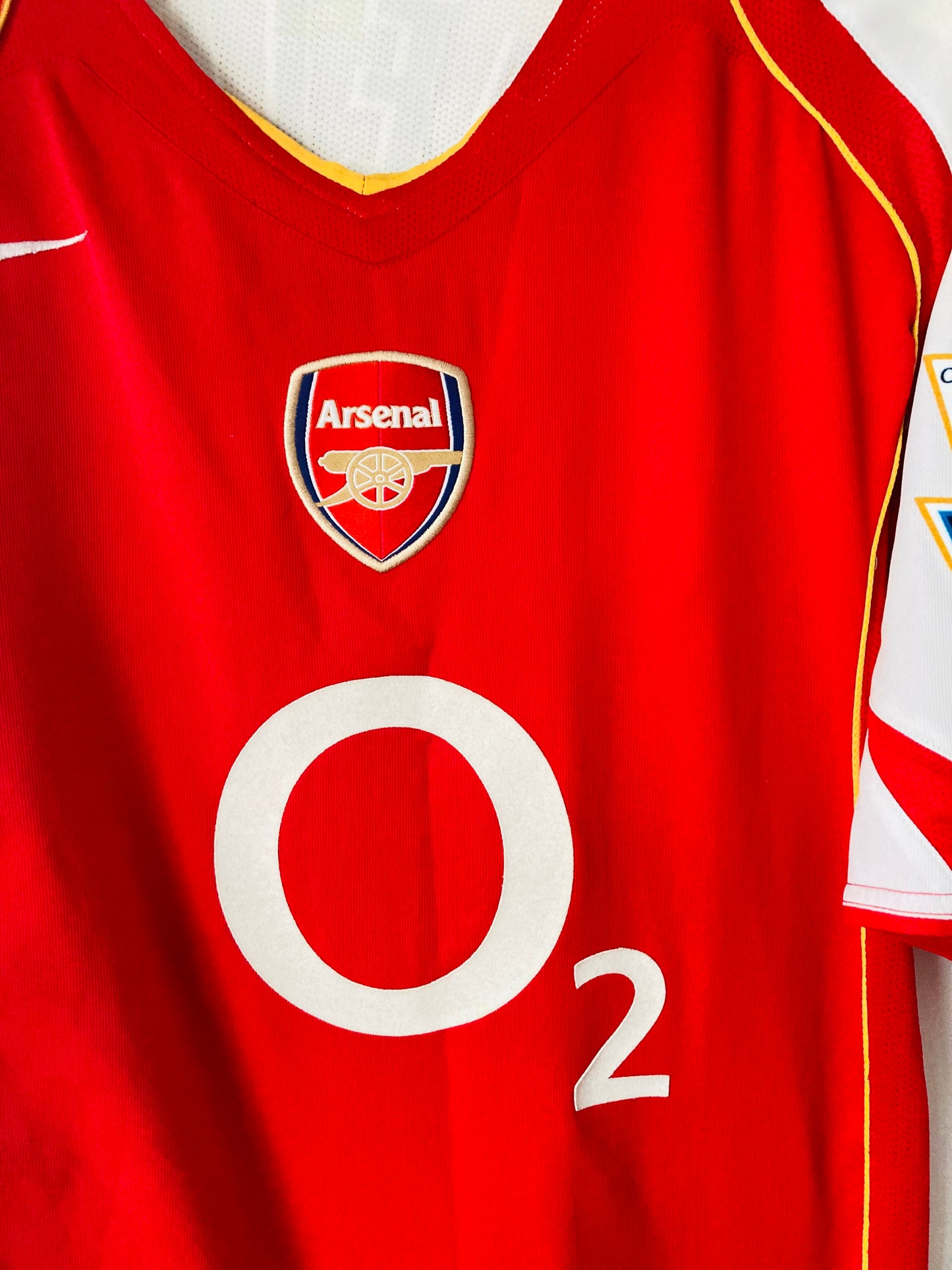 Arsenal home football shirt
2004/05 Vieira Medium