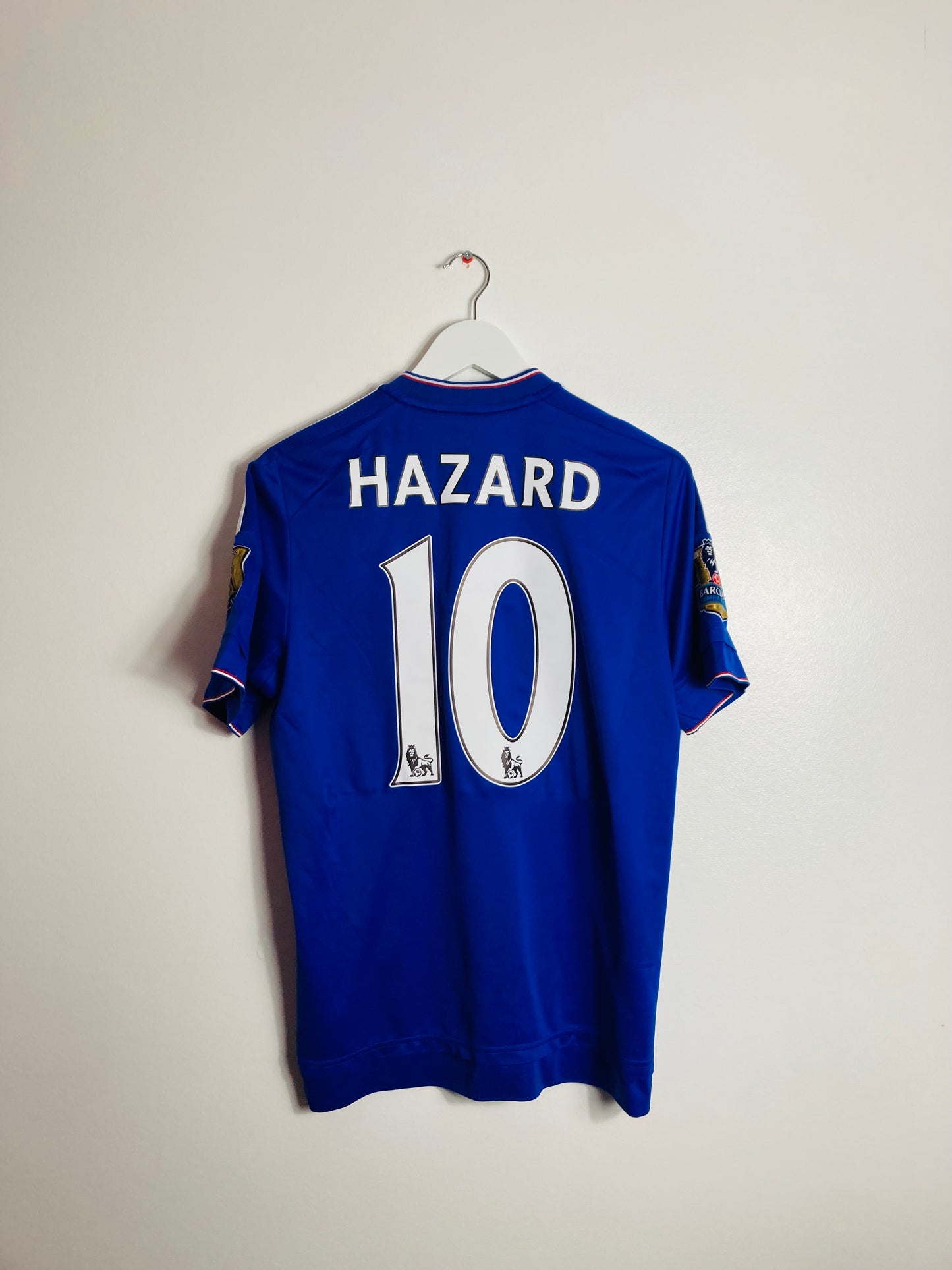 Chelsea home football shirt 2015/16 Hazard medium