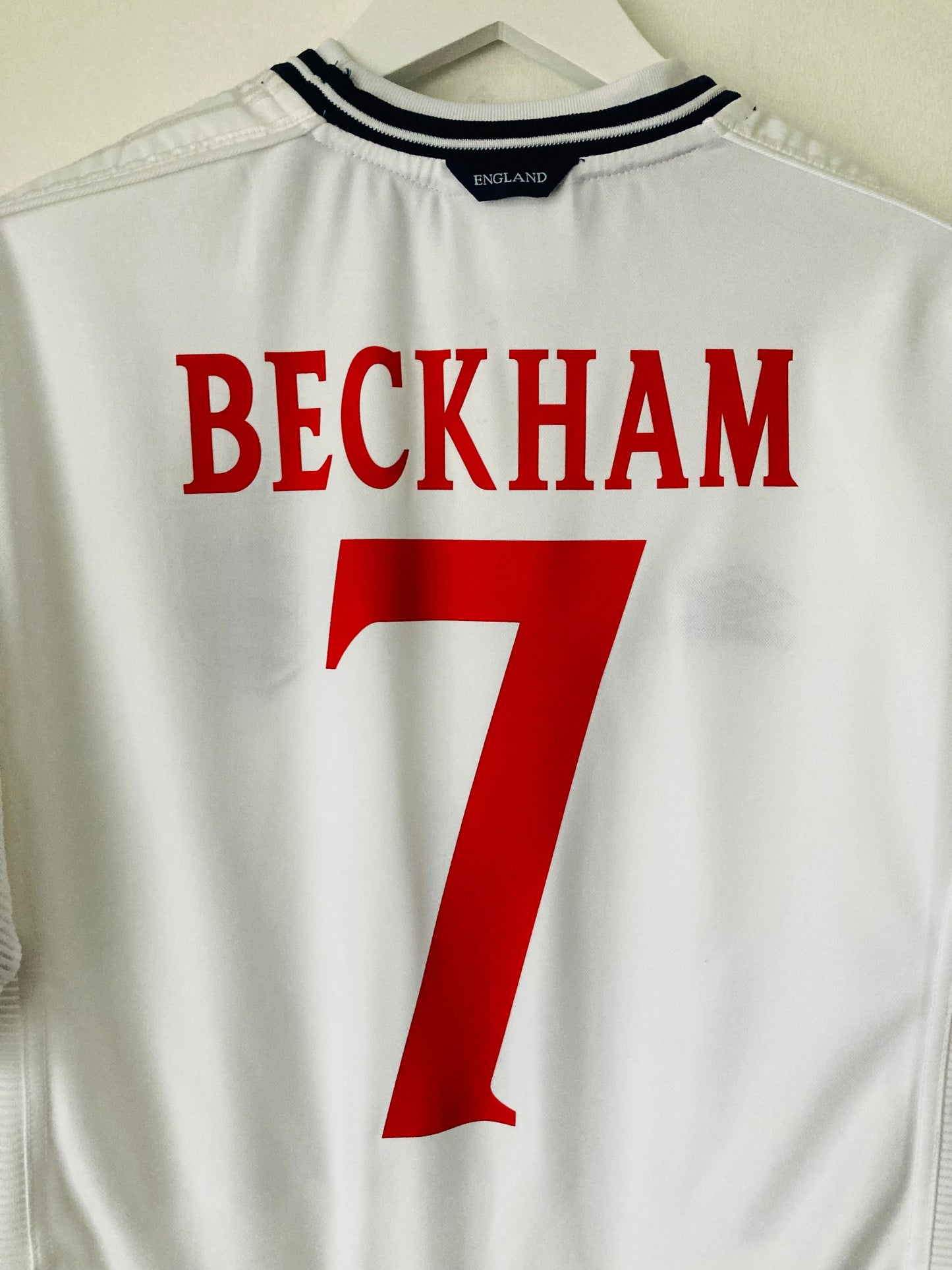 England home football shirt 1999/2000 Beckham medium