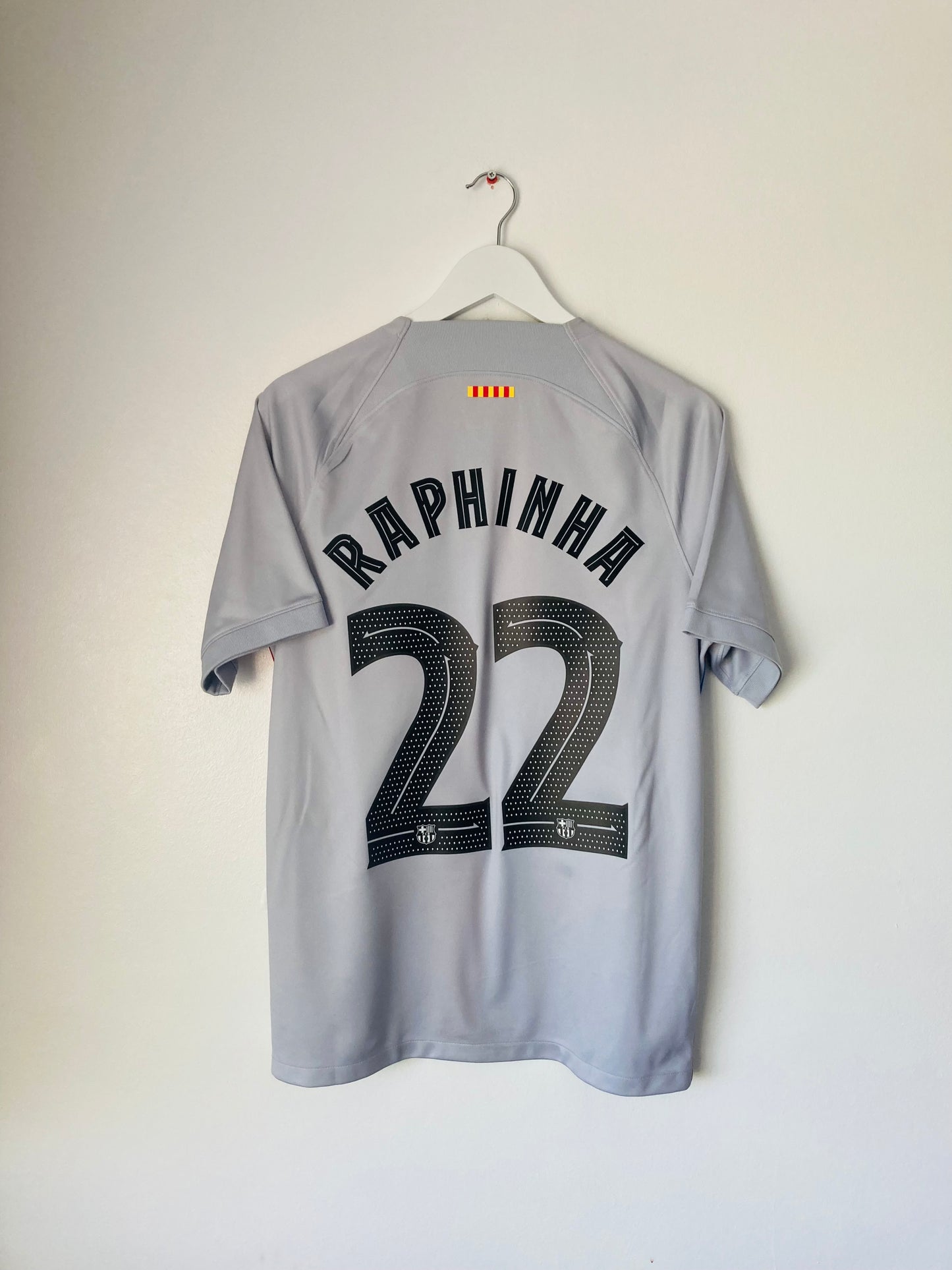 Barcelona third football shirt
2022/23 Raphinha Medium