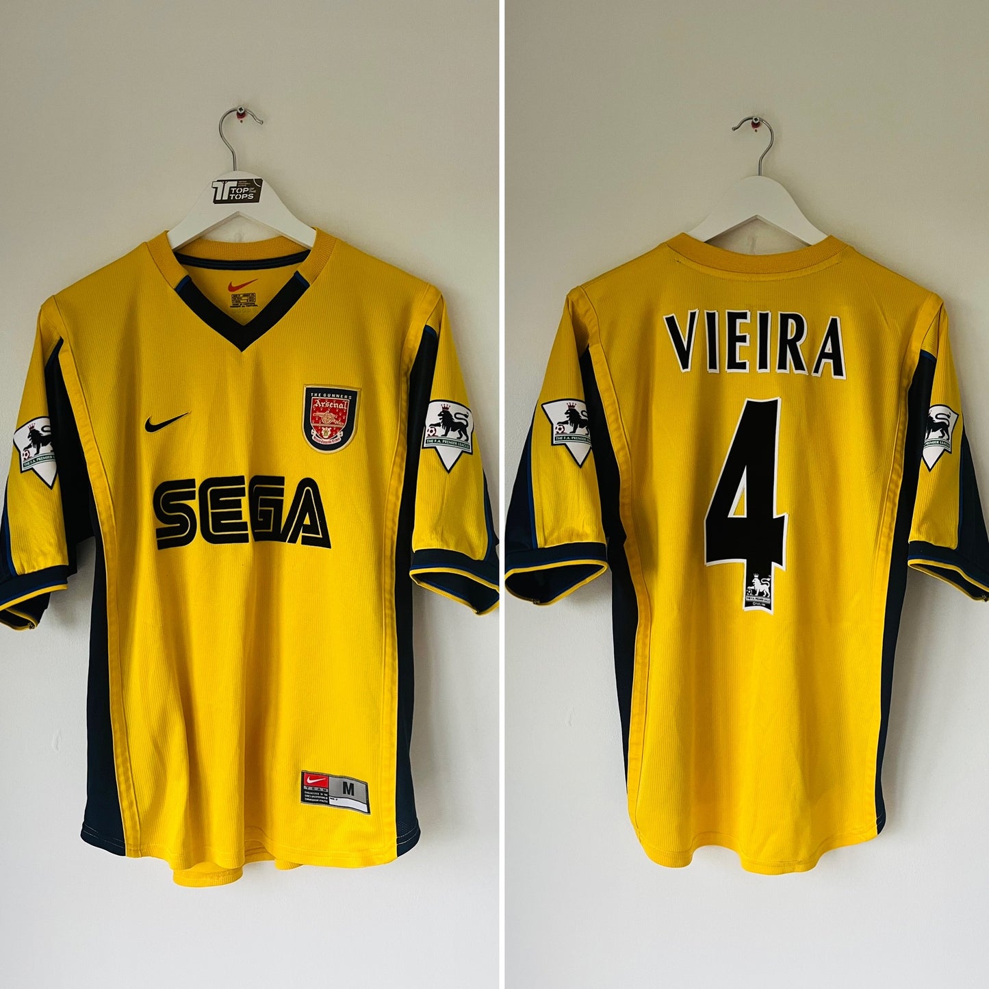 Arsenal away football shirt
1999/2001 Vieira Medium