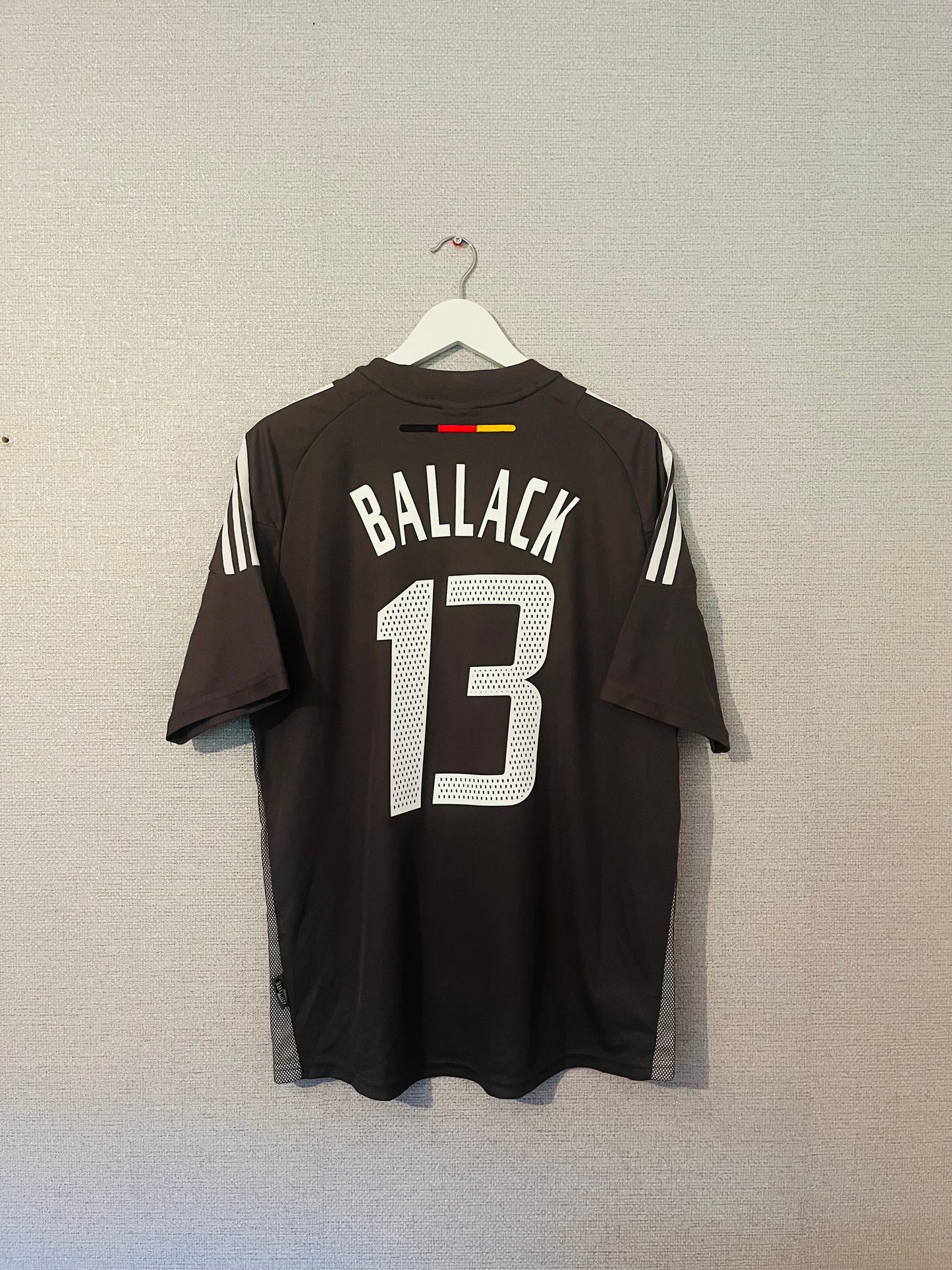 Germany away football shirt
2002/04 Ballack Large