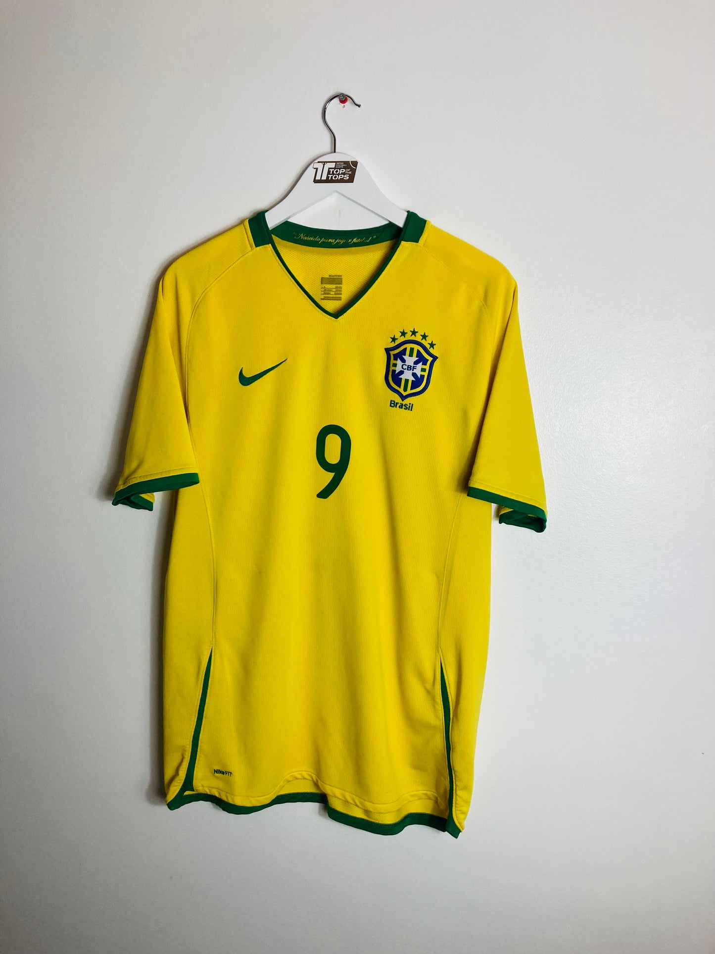 Brazil home football shirt
2008/10 Adriano Large