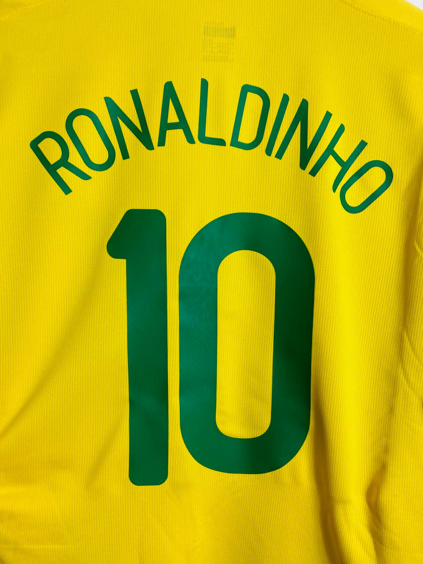 Brazil home football shirt 2008/10 Ronaldinho Large