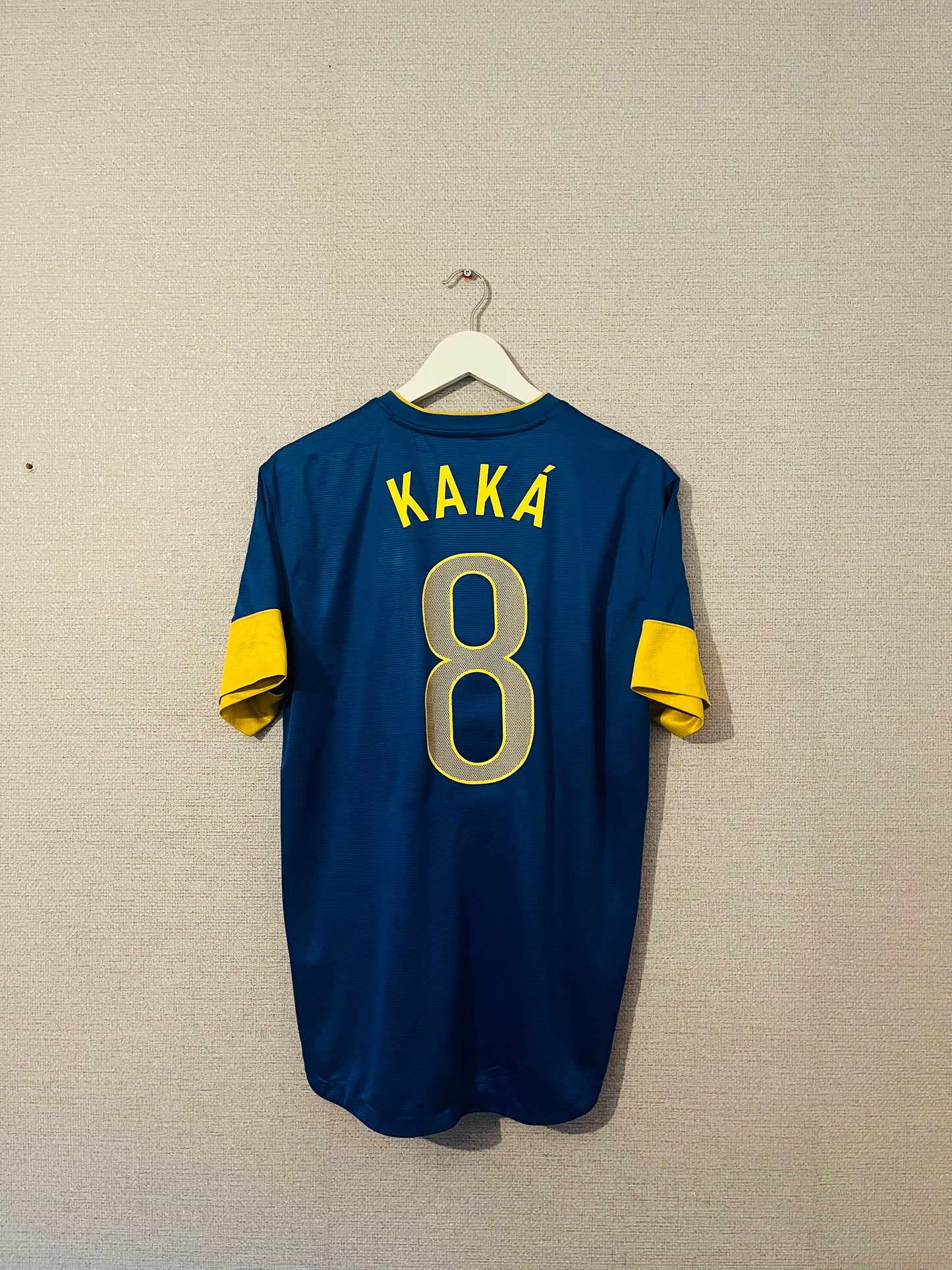 Brazil away football shirt
2012/13 Kaka Medium