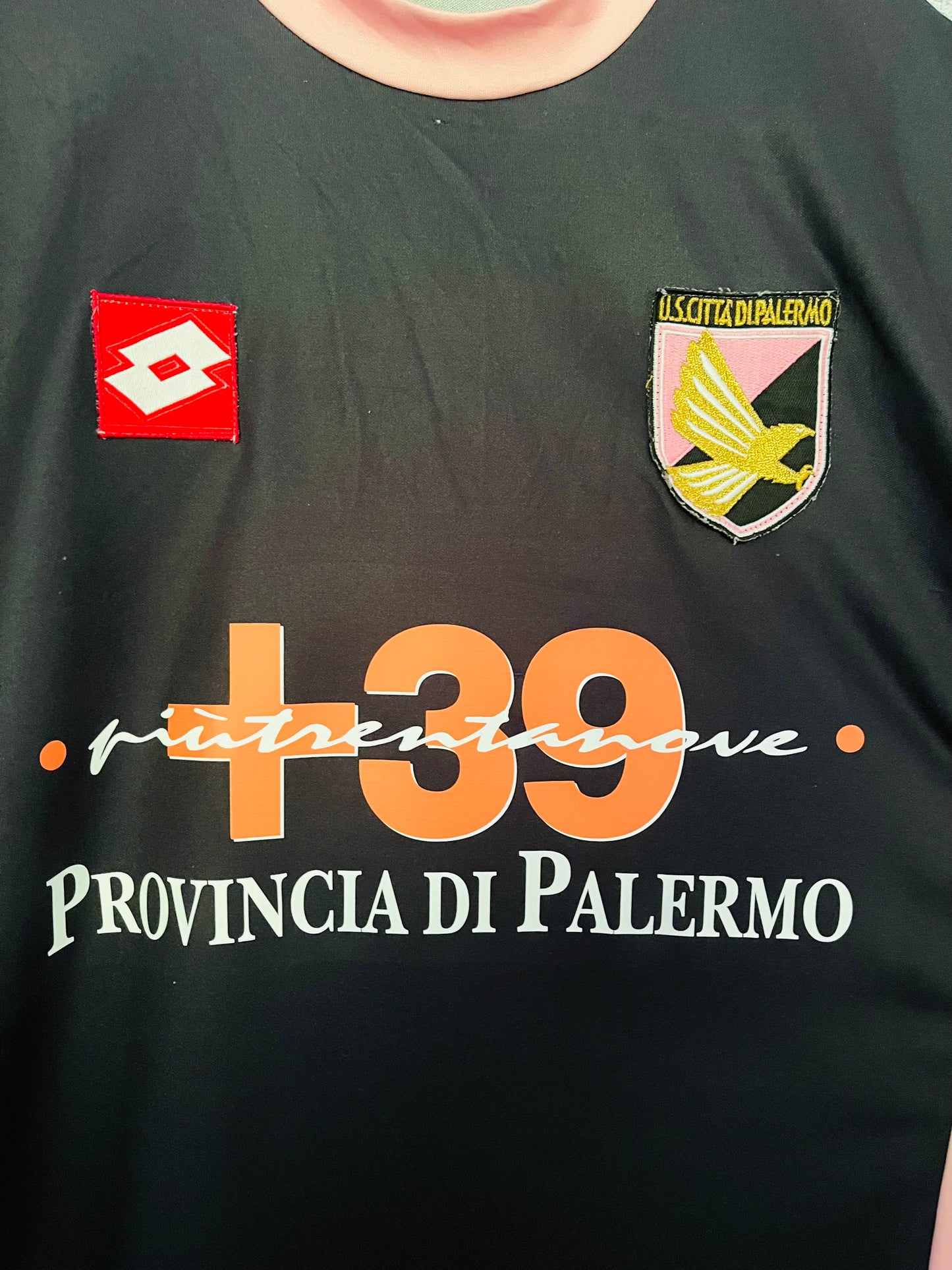 Palermo away football shirt
2004/05 Toni Medium