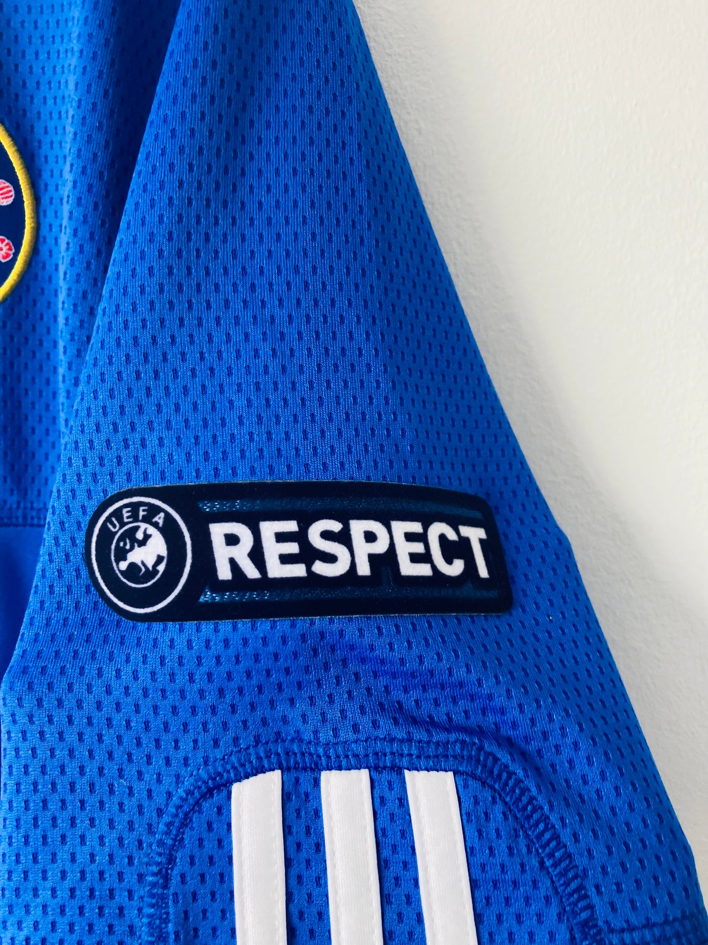 Chelsea home football shirt 2009/10 Drogba Large