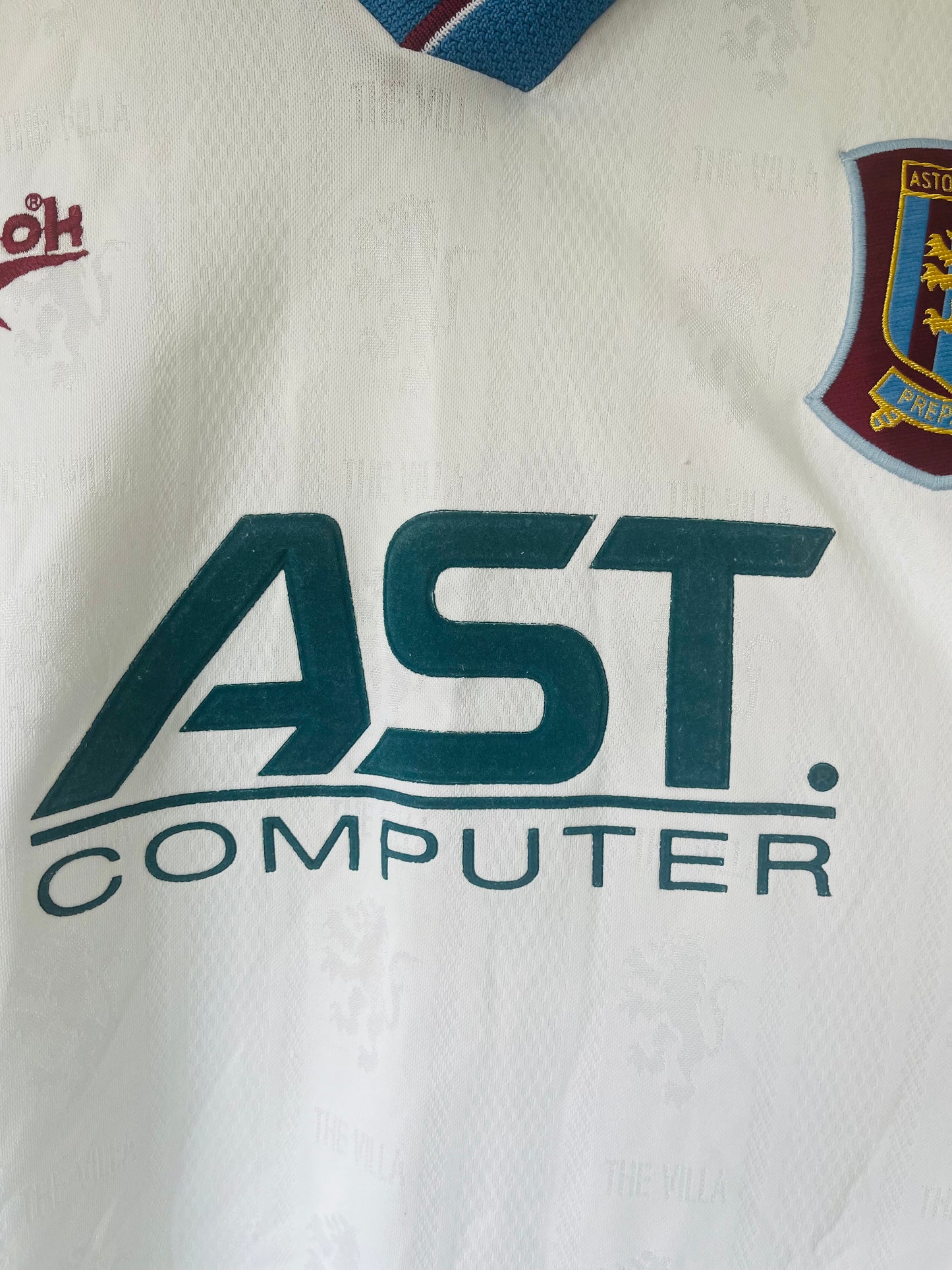 Aston Villa away football shirt
1996/98 Yorke XXL