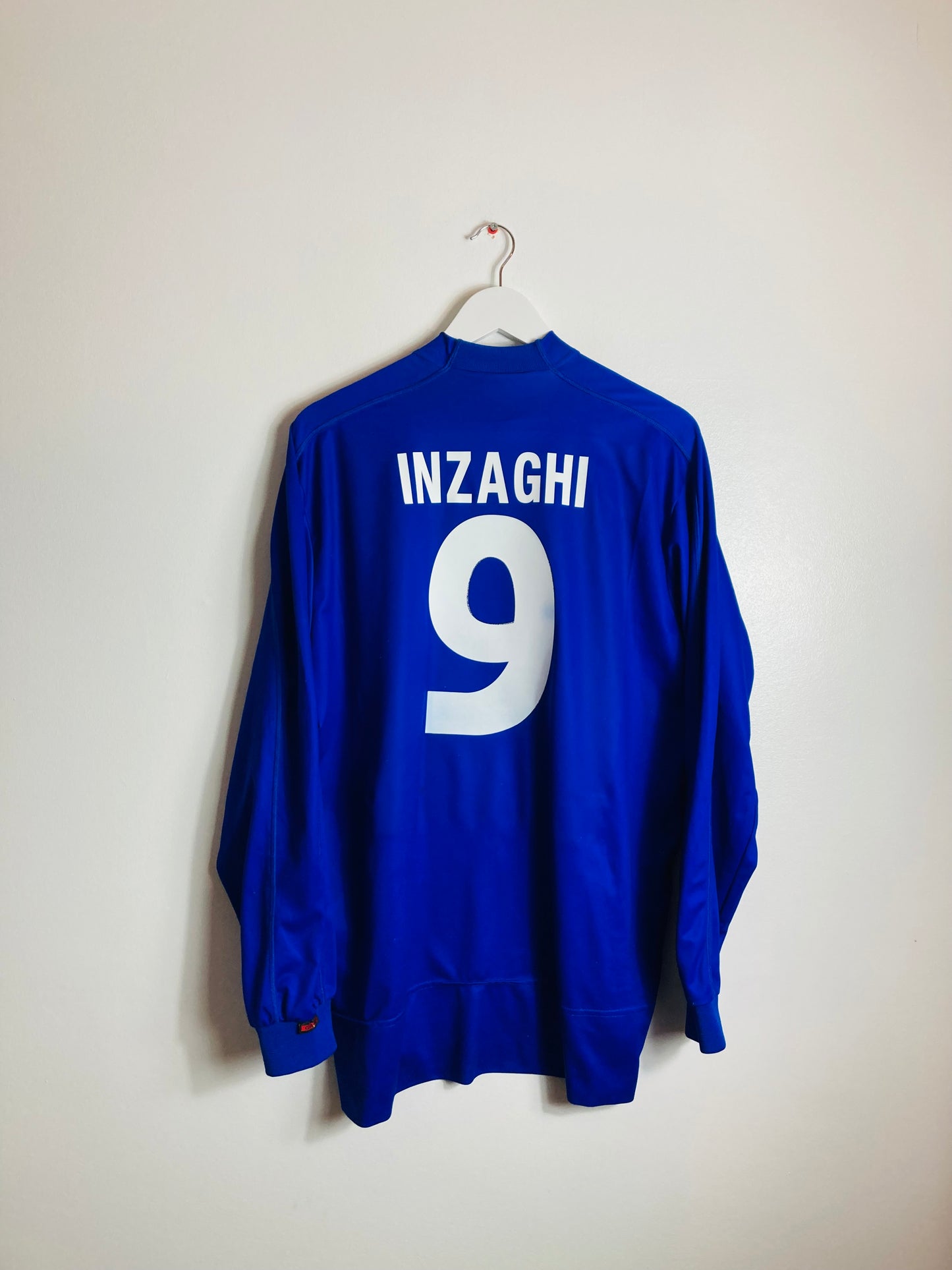 Italy home football shirt
1999/2000 Inzaghi Large
