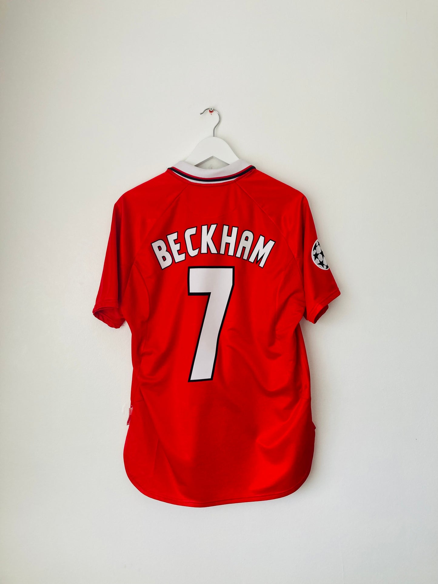 Manchester United home European football shirt
1997/99 Beckham Medium